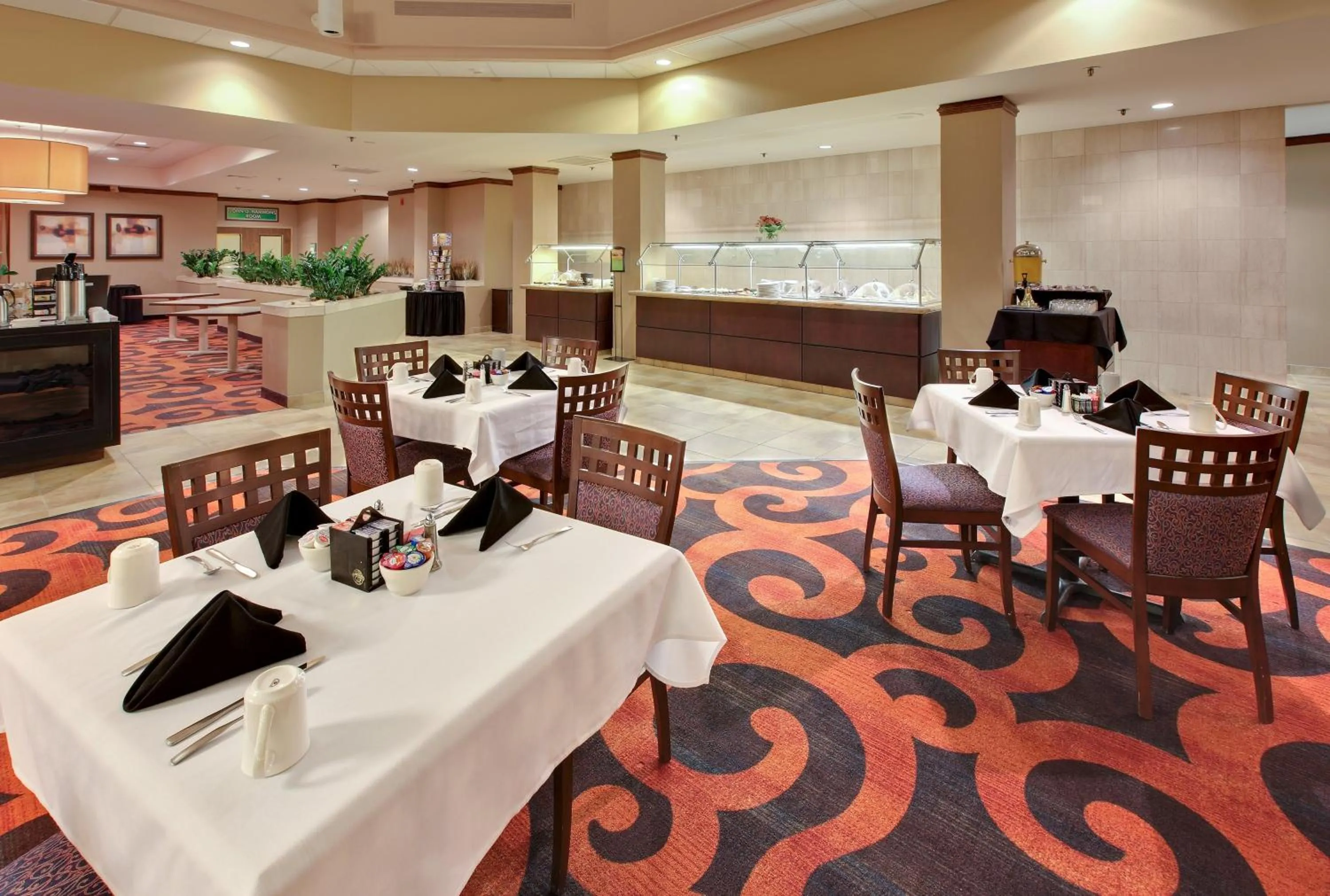 Restaurant/places to eat in Holiday Inn Springdale-Fayetteville Area by IHG