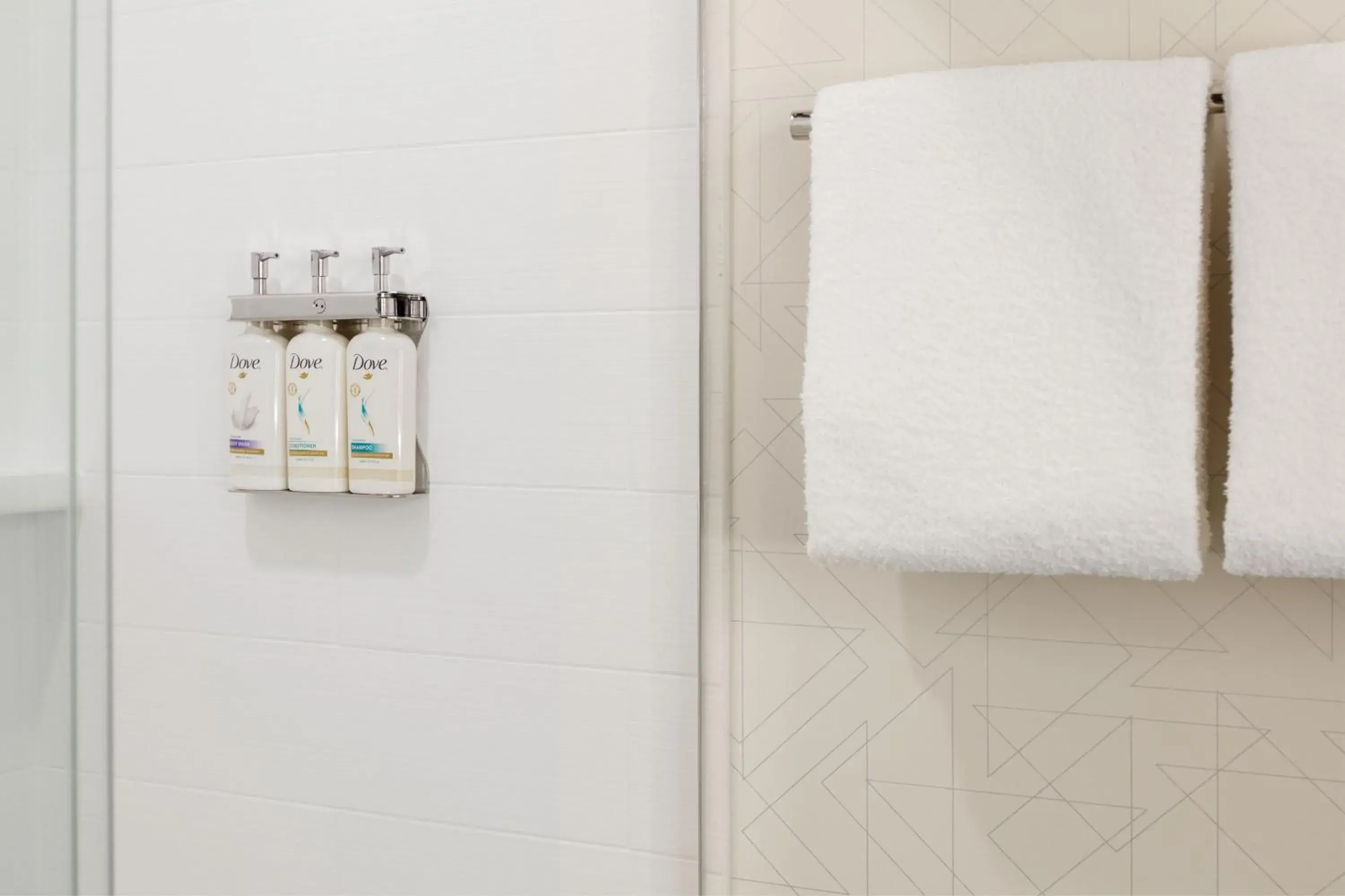 Queen Room with Two Queen Beds - Hearing Accessible/Non-Smoking in Holiday Inn Express Apex - Raleigh by IHG Queen Room with Two Queen Beds - Hearing Accessible/Non-Smoking in Holiday Inn Express Apex - Raleigh by IHG