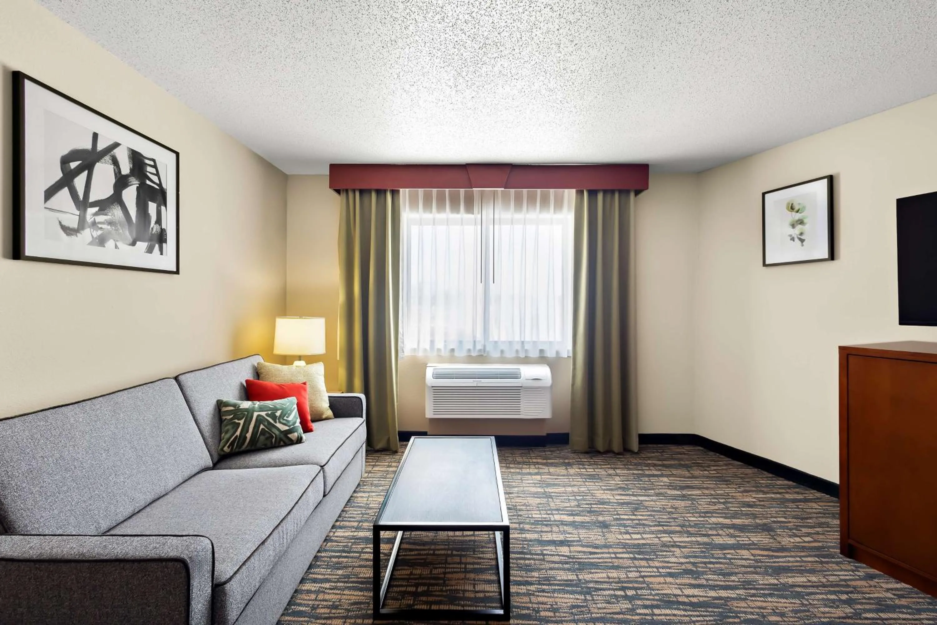 Photo of the whole room, Bed in SureStay Plus by Best Western Fremont I-69