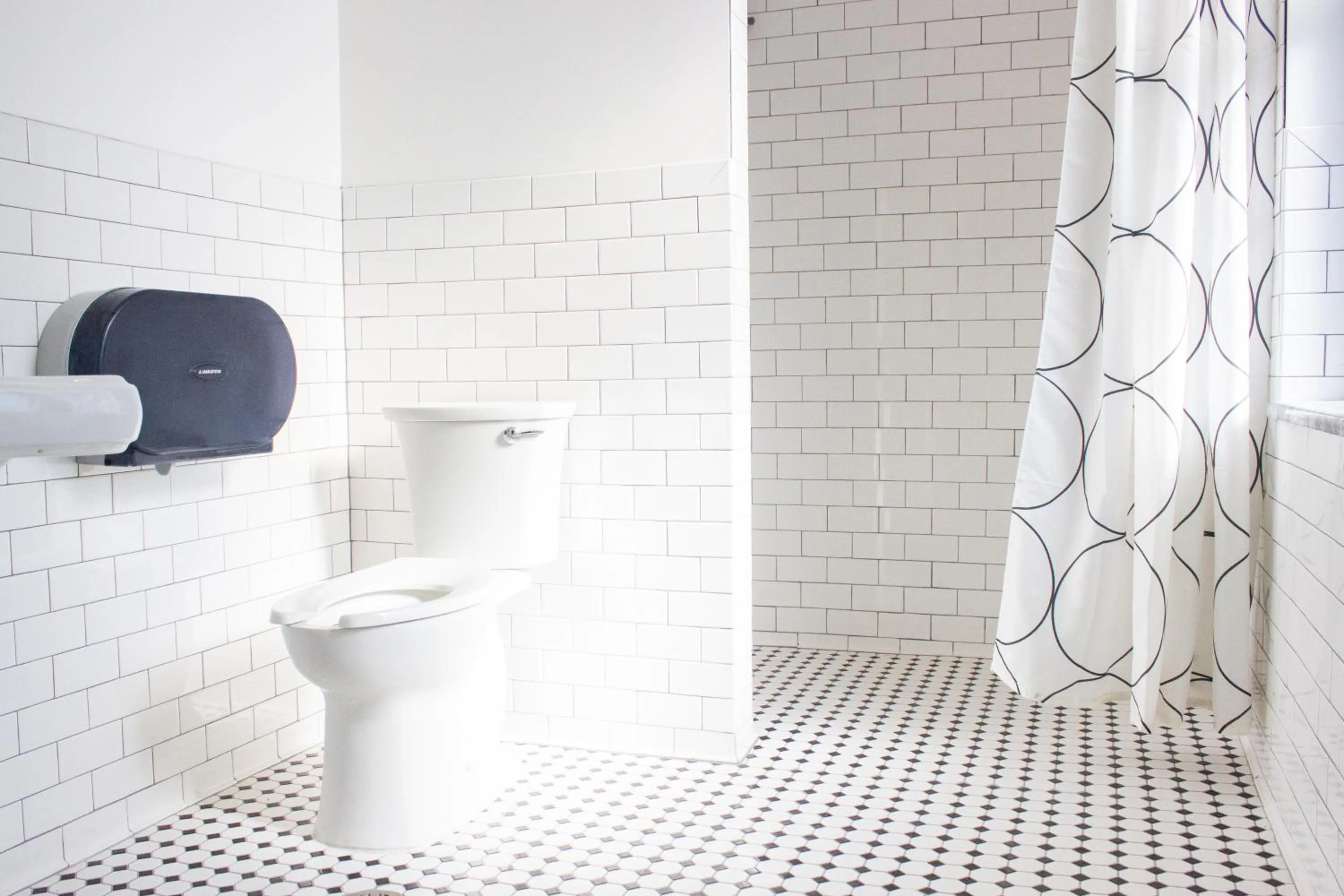 Bathroom in 11th Avenue Hostel