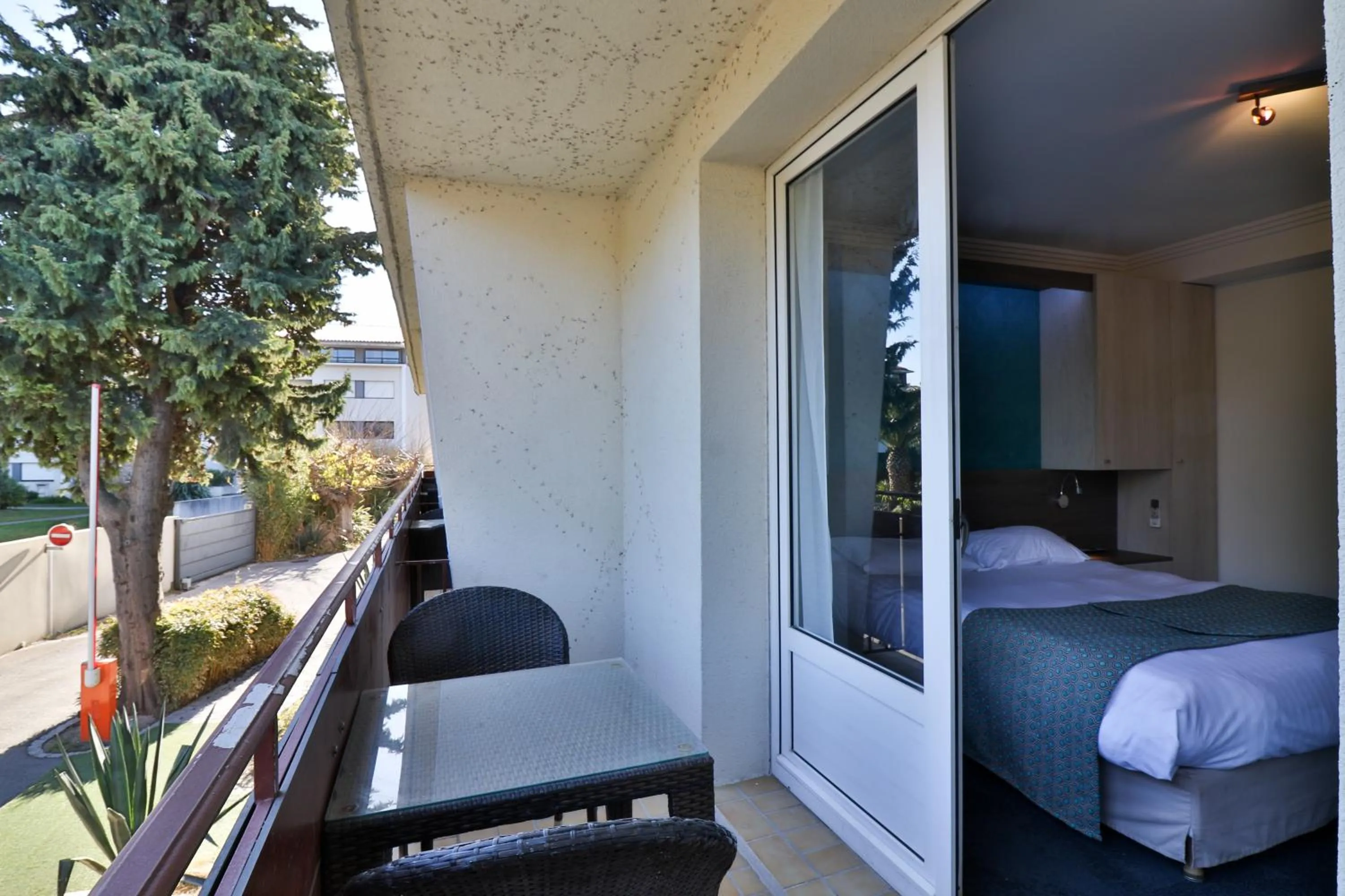 Bed in Hotel SPA Plage St Jean