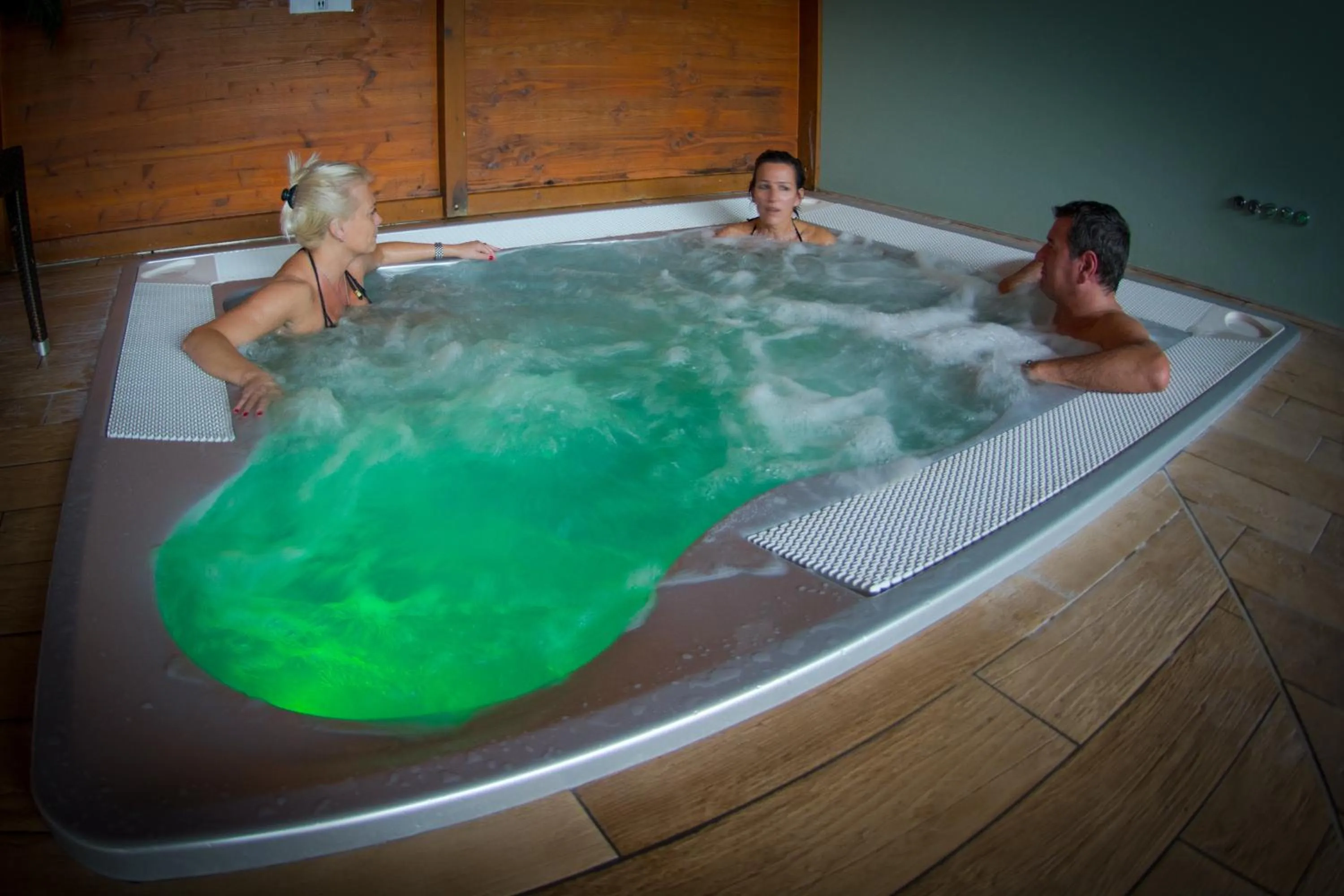 Spa and wellness centre/facilities in Hotel SPA Plage St Jean