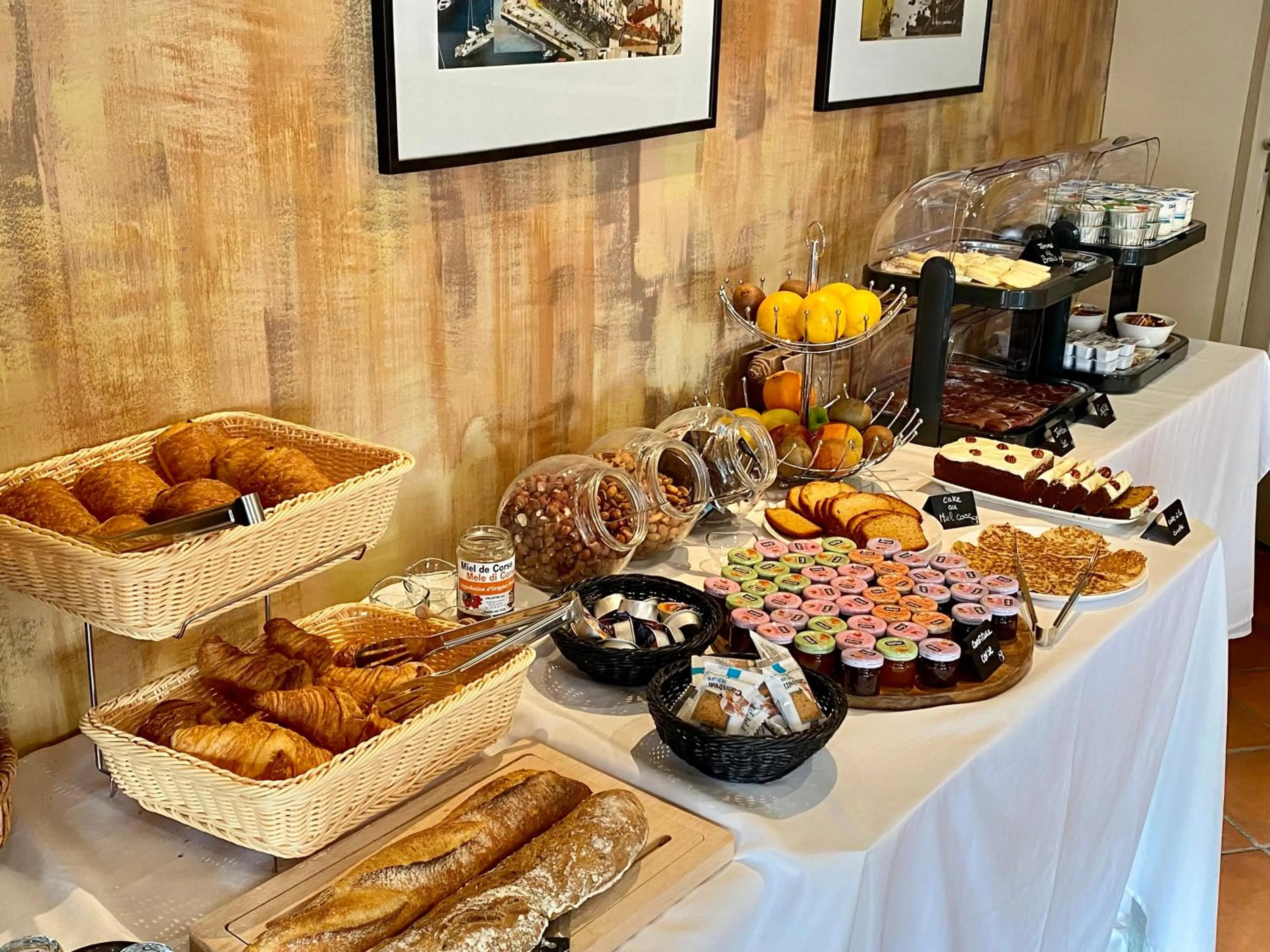 Breakfast in Hotel Belvedere