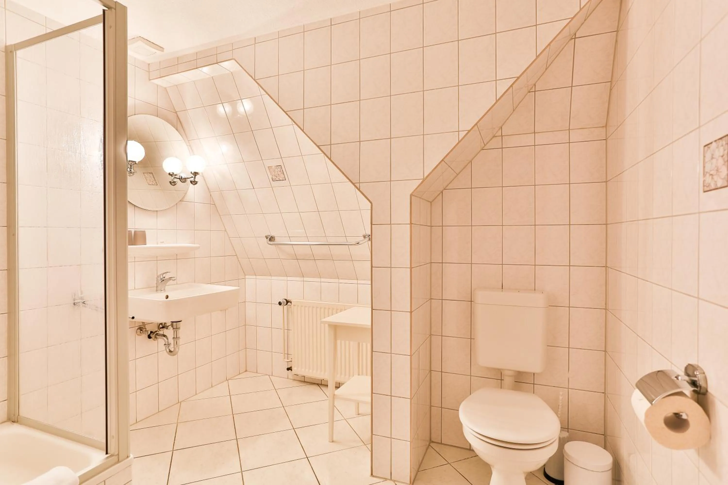 Photo of the whole room in Hotel & Pension Villa Camenz