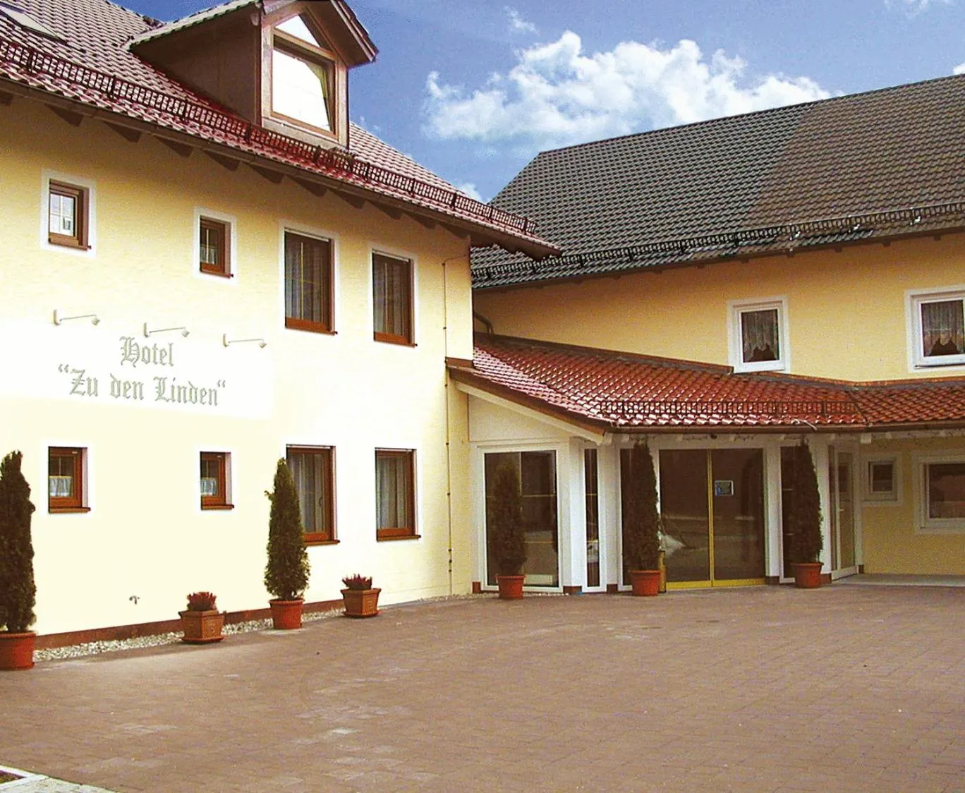 Property building in Hotel zu den Linden