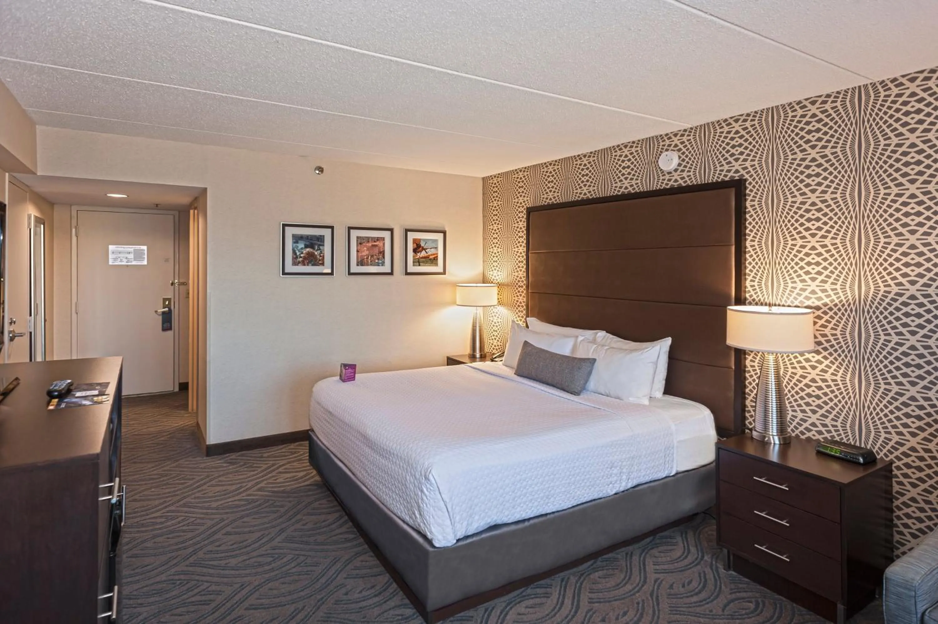 Photo of the whole room, Bed in Crowne Plaza Suites MSP Airport - Mall of America by IHG