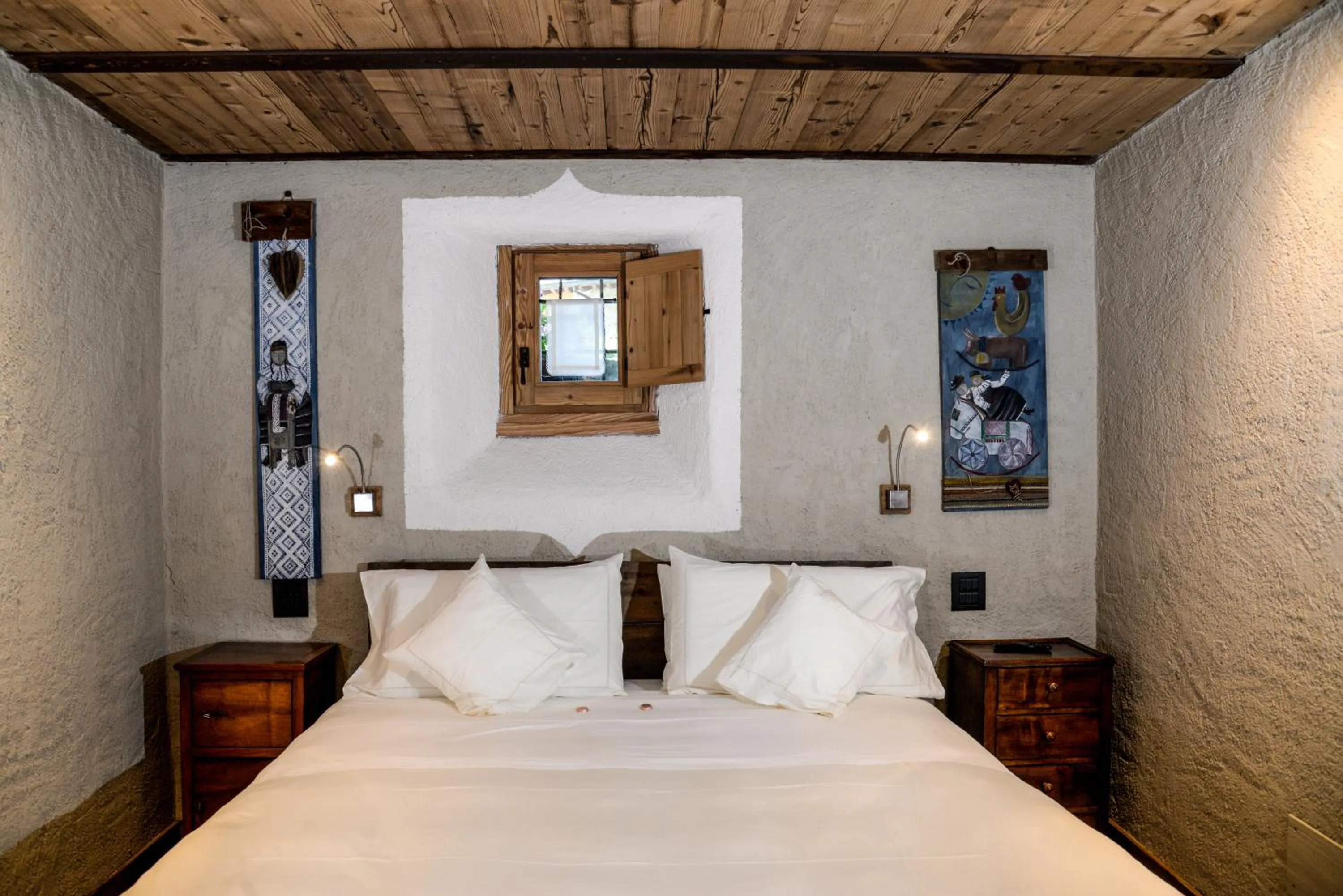 Photo of the whole room, Bed in Hotel Du Grand Paradis - 1899 Auberge Boutique