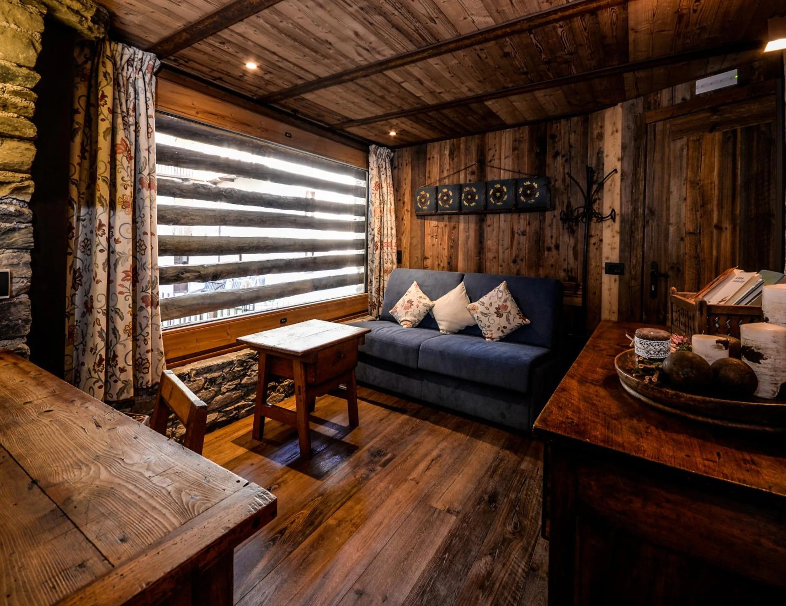Living room in Hotel Du Grand Paradis - 1899 Auberge Boutique