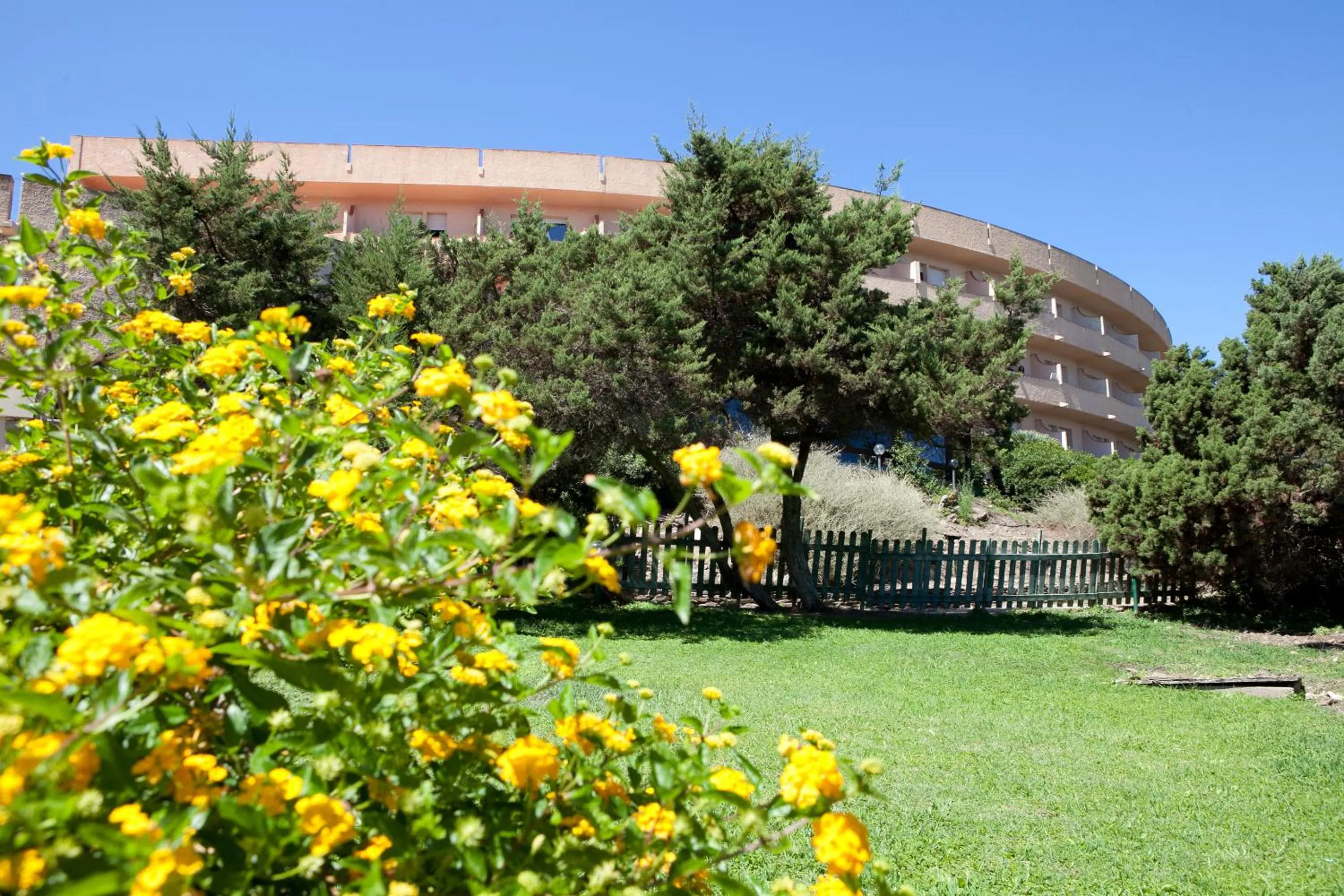 Facade/entrance in Club Esse Roccaruja