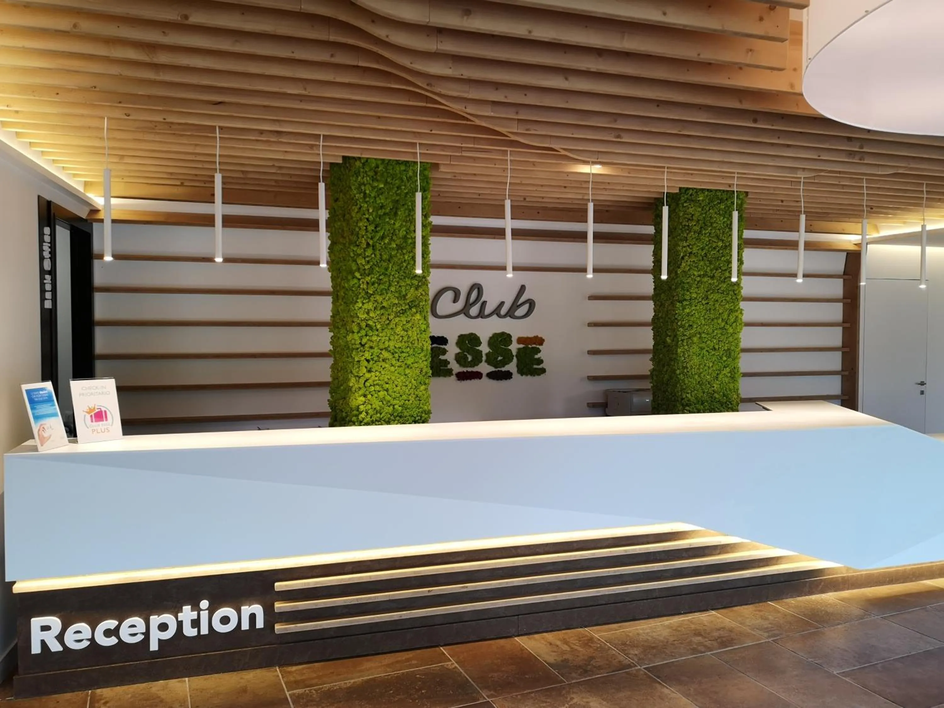 Facade/entrance in Club Esse Roccaruja