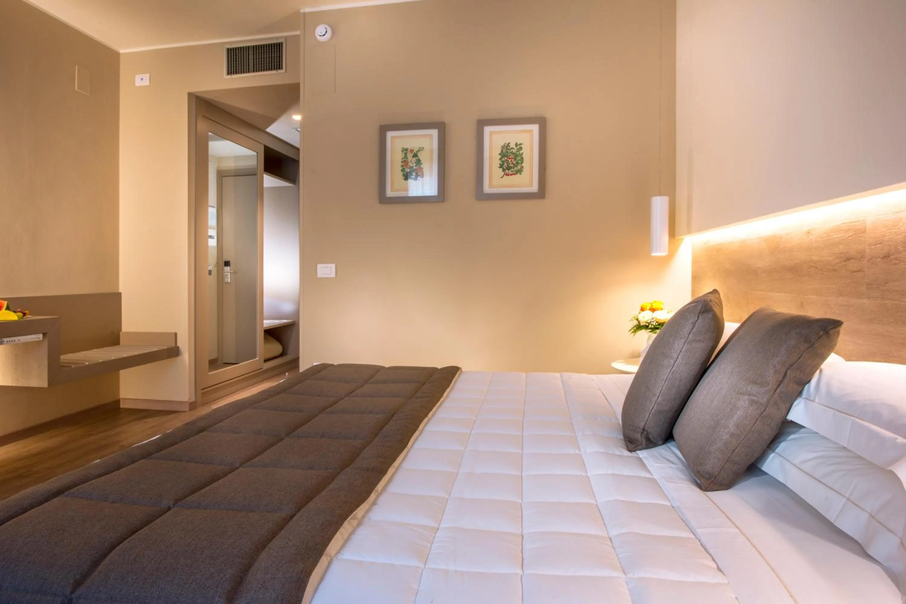 Bed in Guesia Village Hotel e Spa