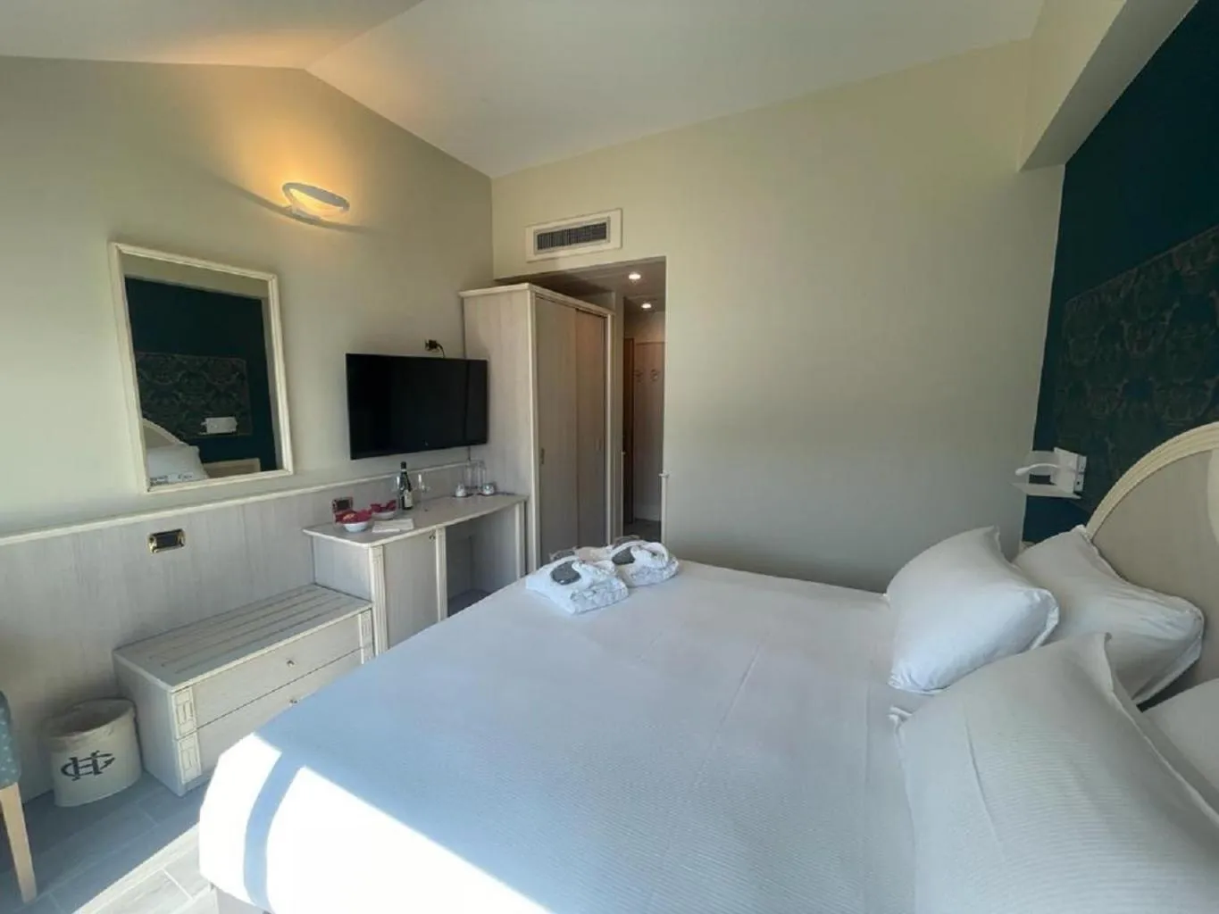 Bedroom, Bed in Hotel Ghiffa