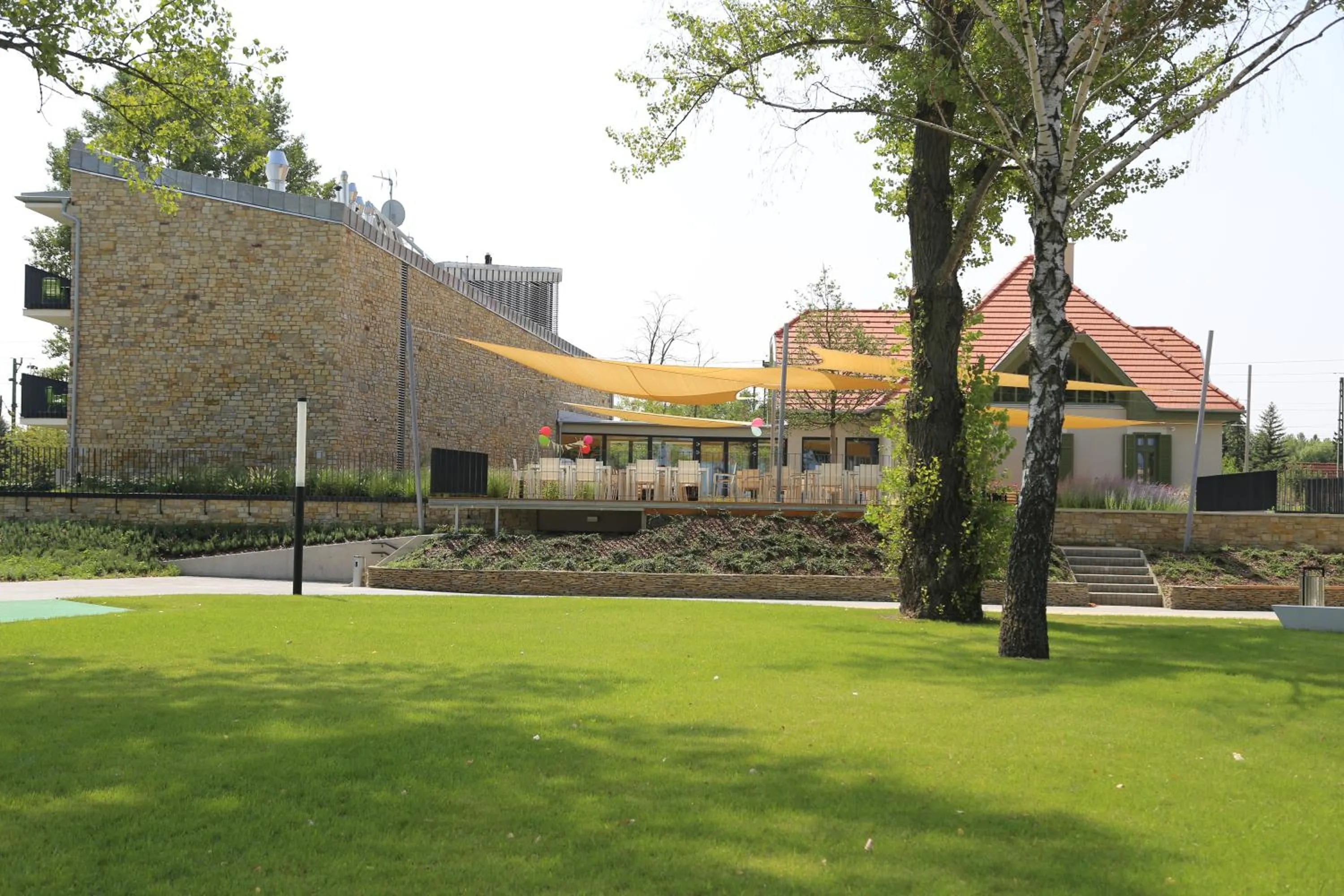 Property building in Fenyves Yacht Club Superior