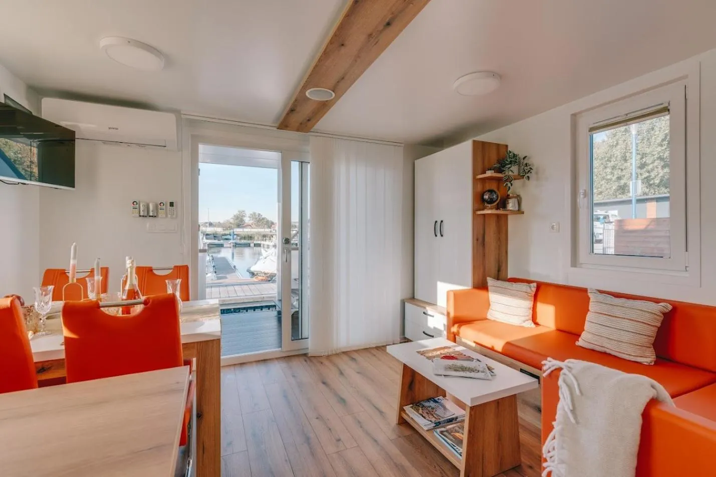 Fenyves Yacht Club Superior