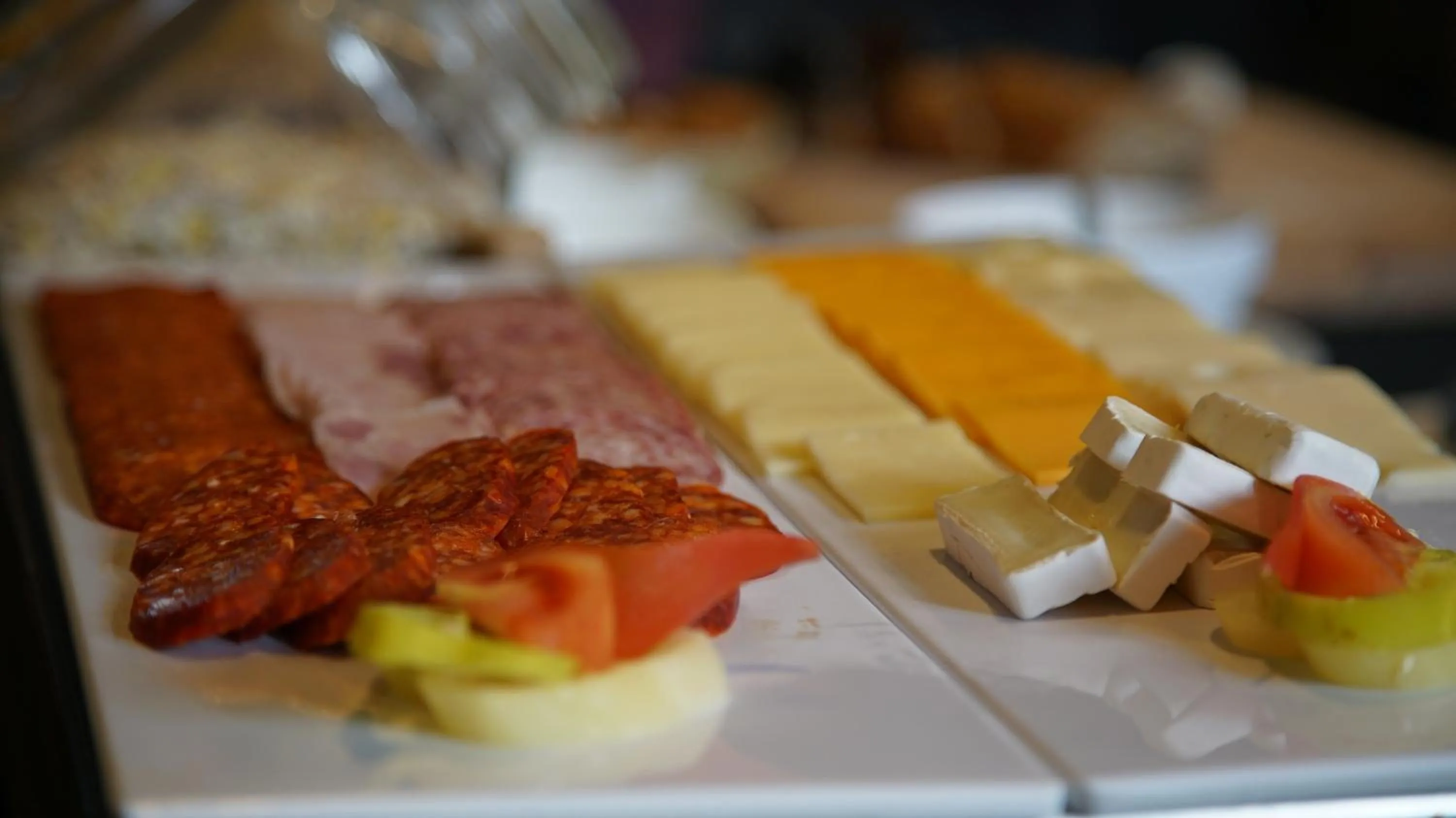 Food and drinks in Fenyves Yacht Club Superior