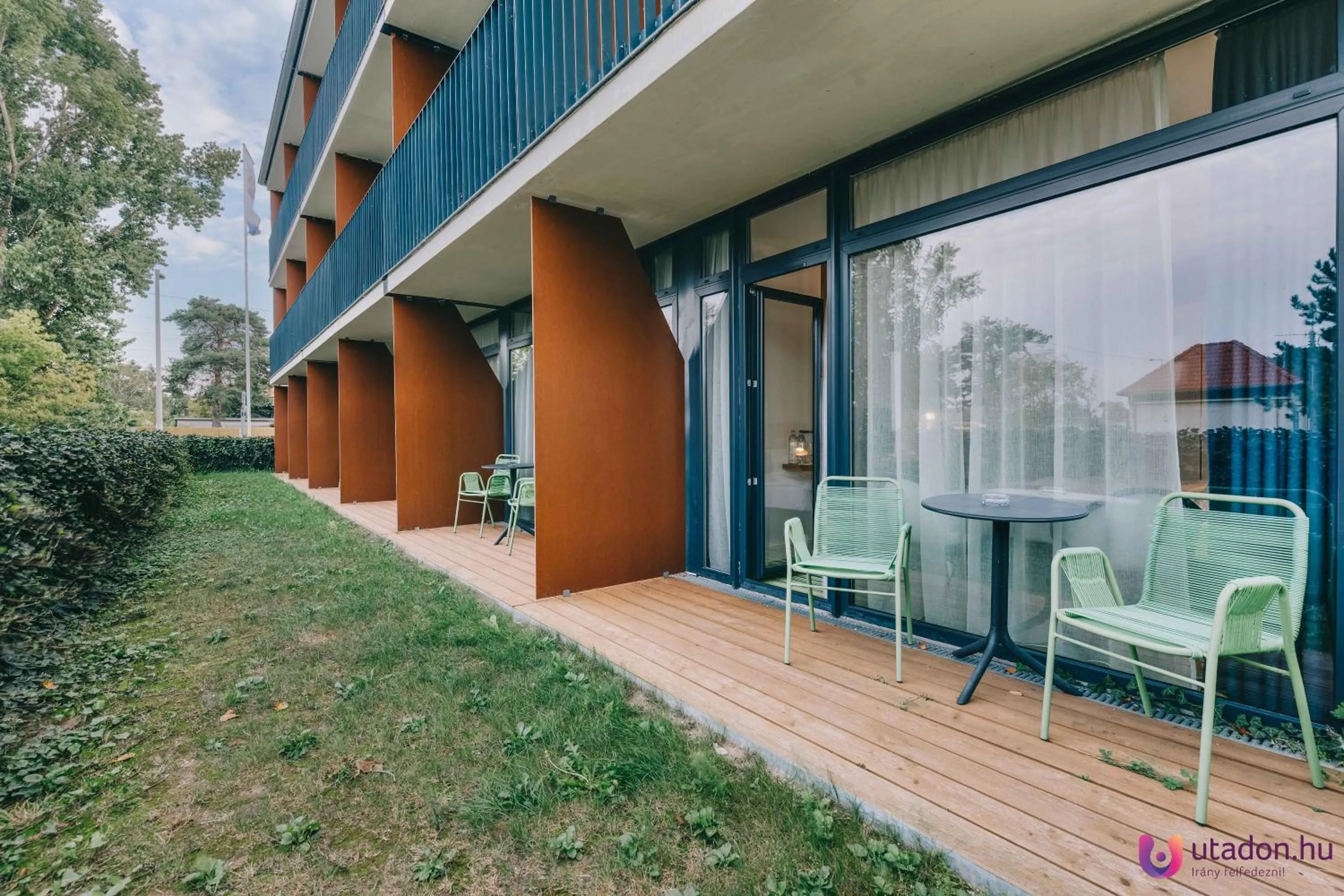 Fenyves Yacht Club Superior