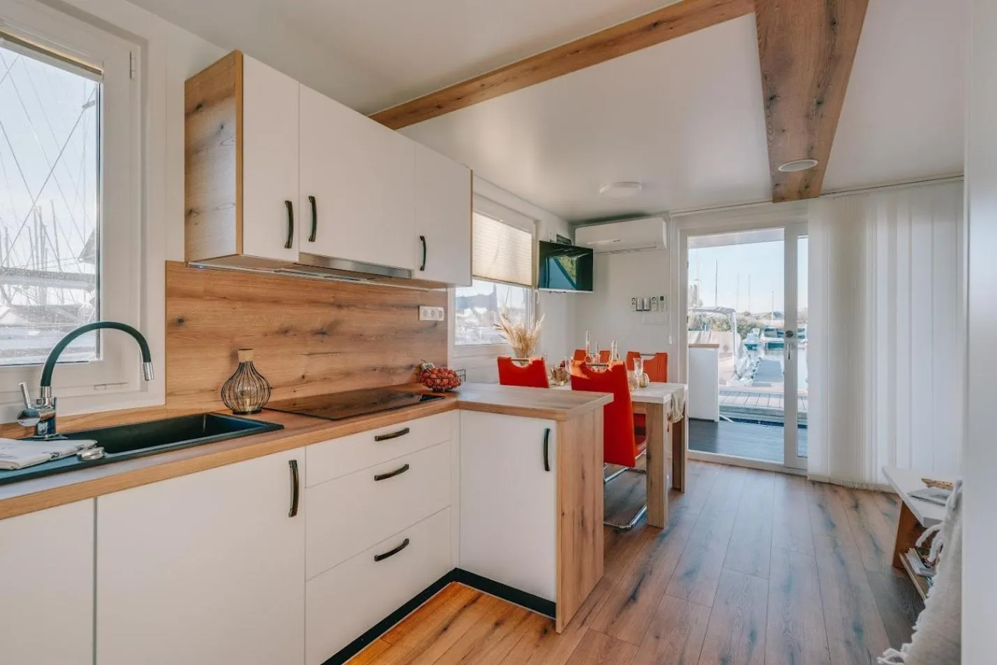 Fenyves Yacht Club Superior