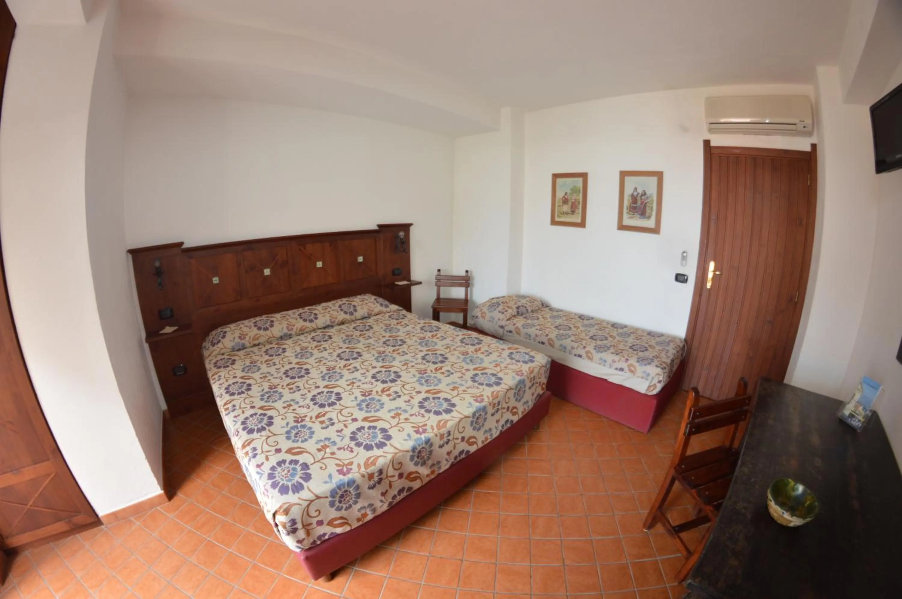 Photo of the whole room, Bed in La Locandiera affittacamere