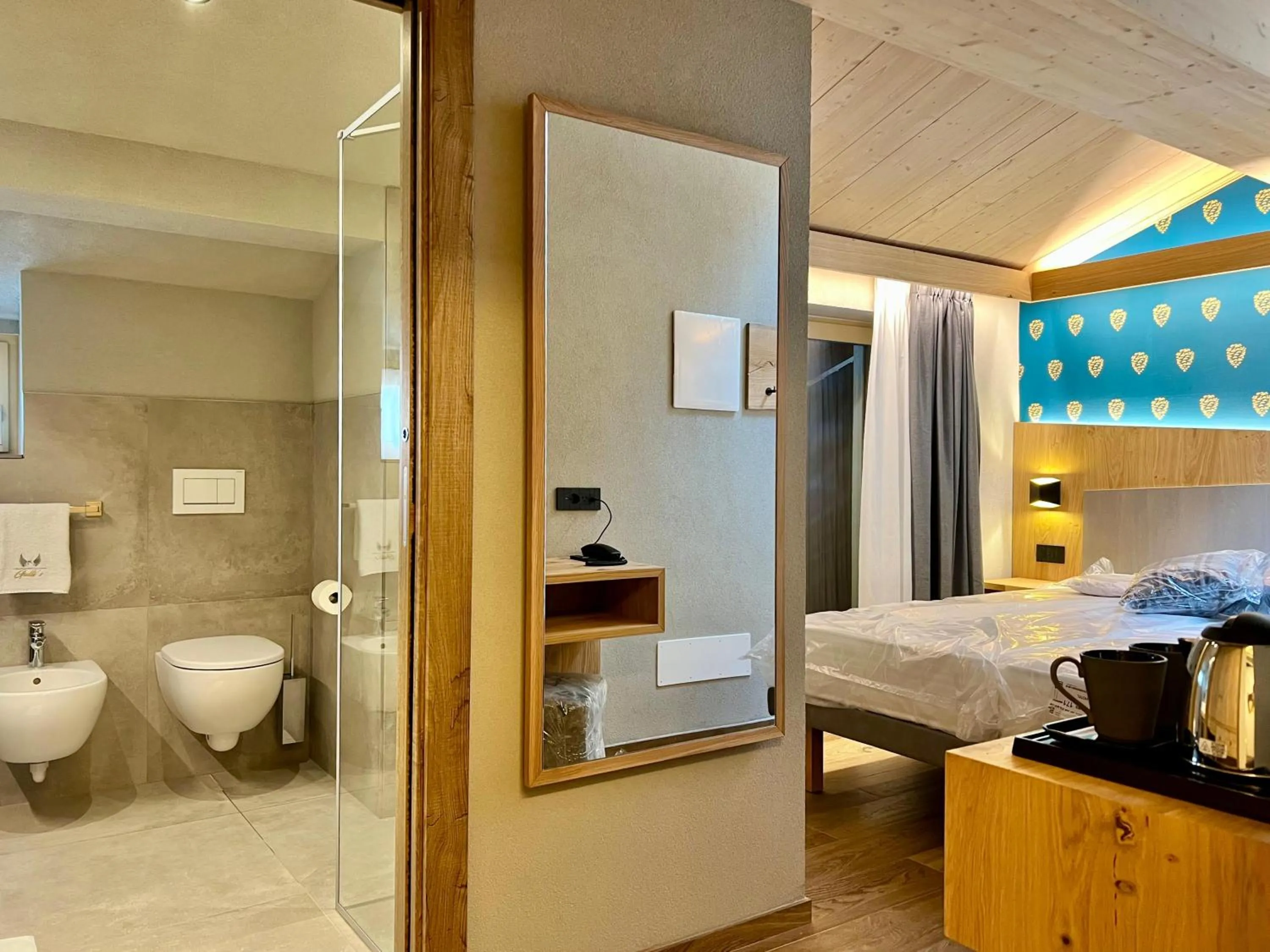 Shower, Bed in Hotel Galli's - Centro