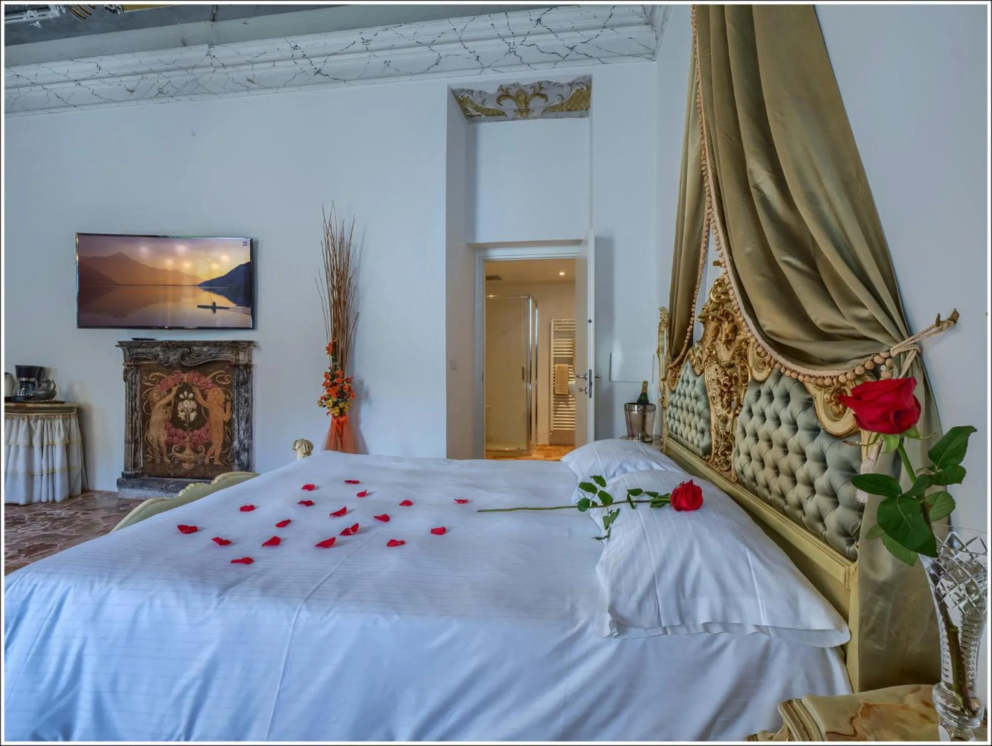 Bed in VILLA VINICIA, pool, jacuzzi, airco