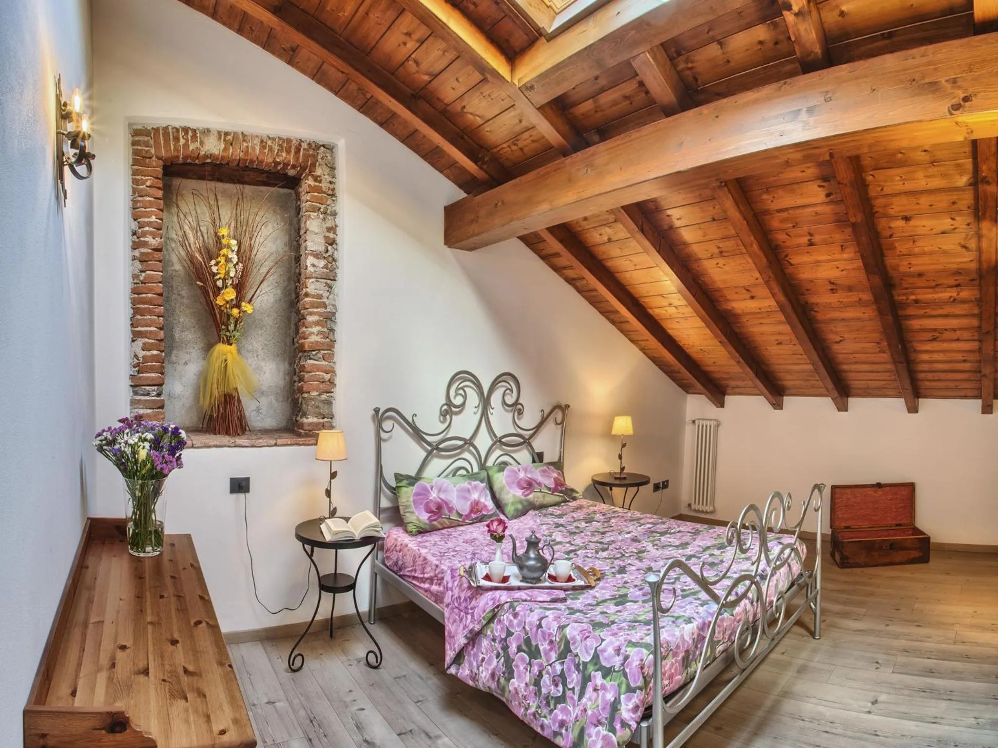 Bedroom, Bed in VILLA VINICIA, pool, jacuzzi, airco