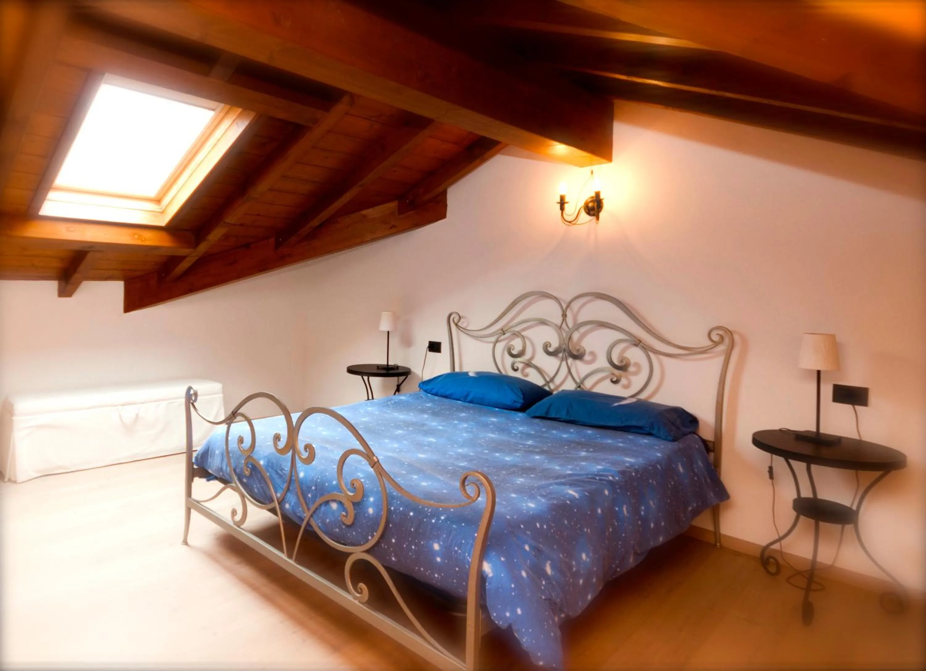 Bedroom, Bed in VILLA VINICIA, pool, jacuzzi, airco
