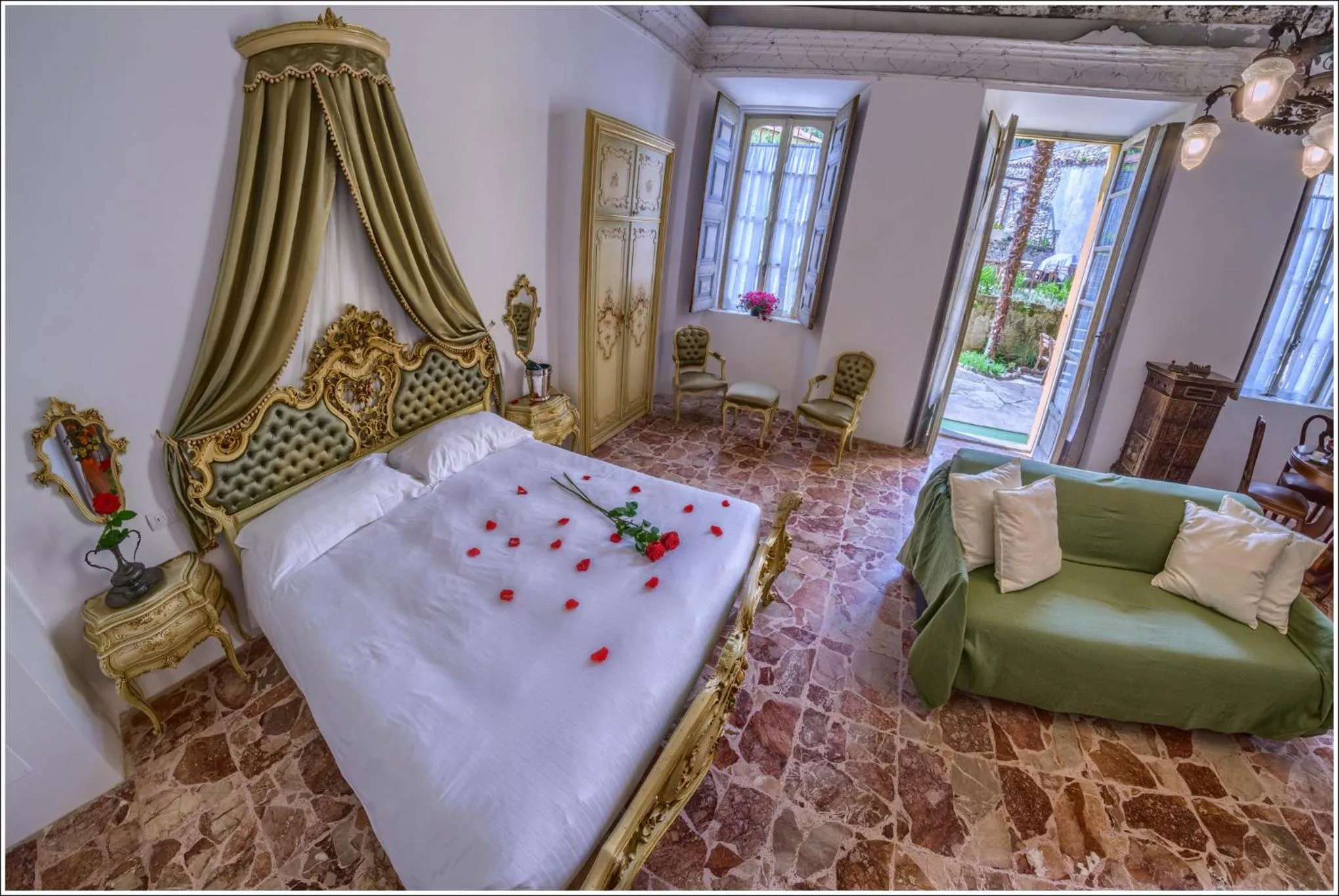 Bed in VILLA VINICIA, pool, jacuzzi, airco