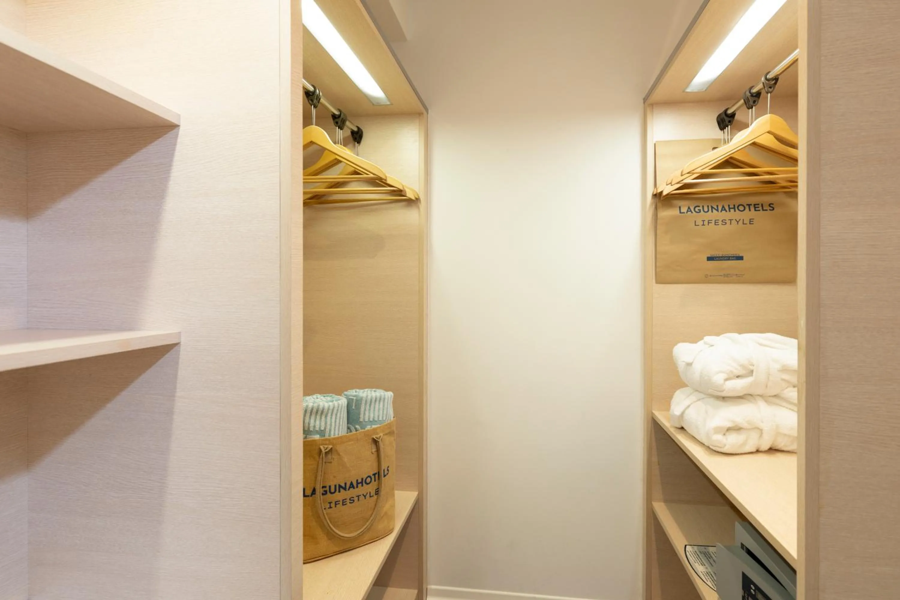 towels, Bed in Laguna Palace Hotel Grado