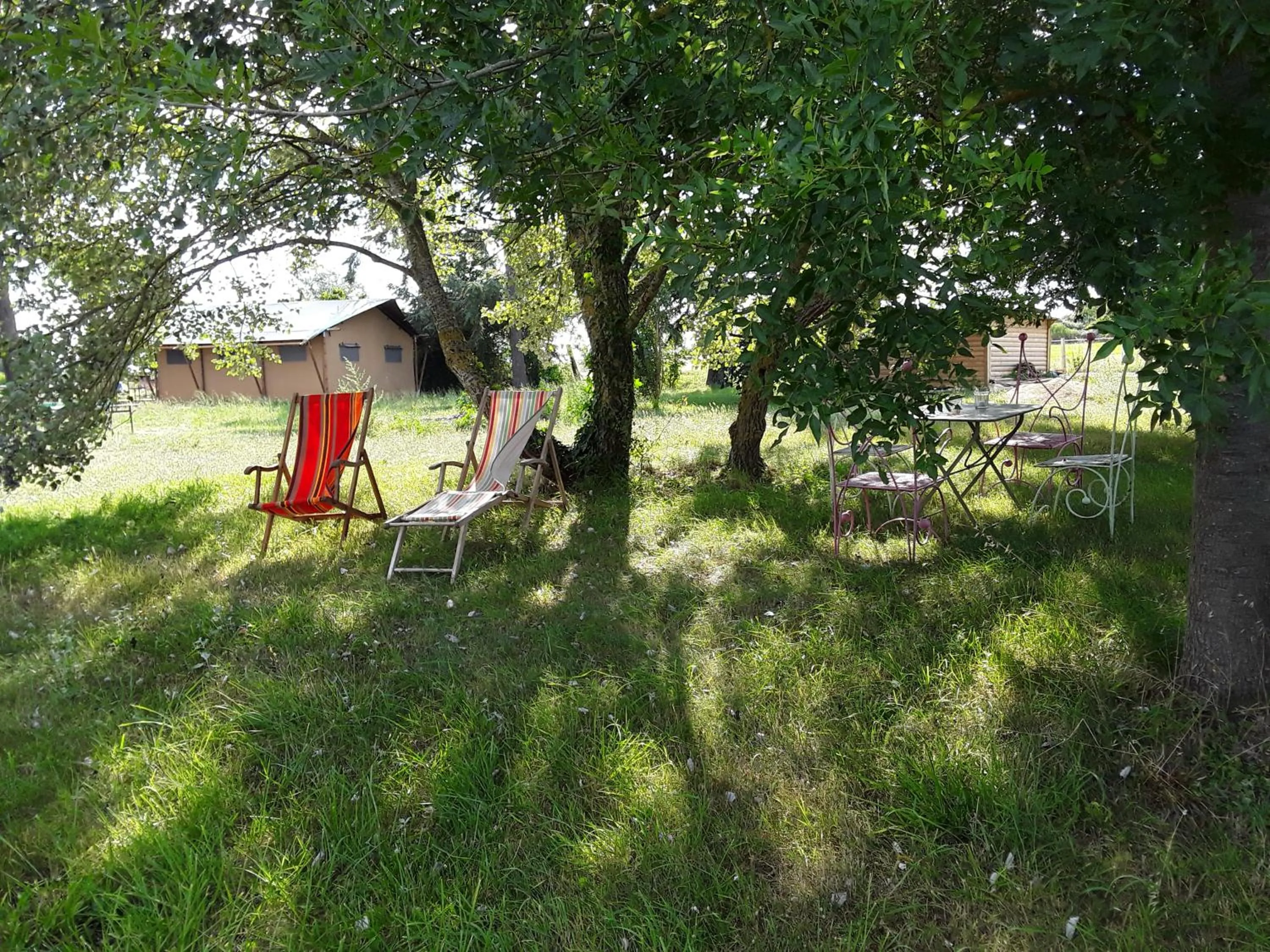 Garden in Loge & Broc