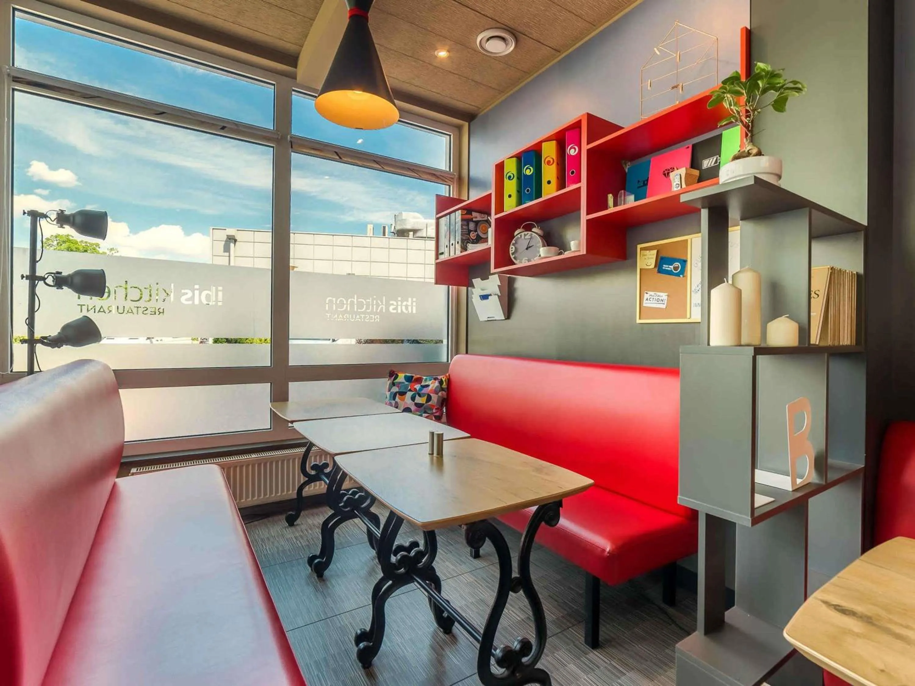 Restaurant/places to eat in Ibis Warszawa Ostrobramska