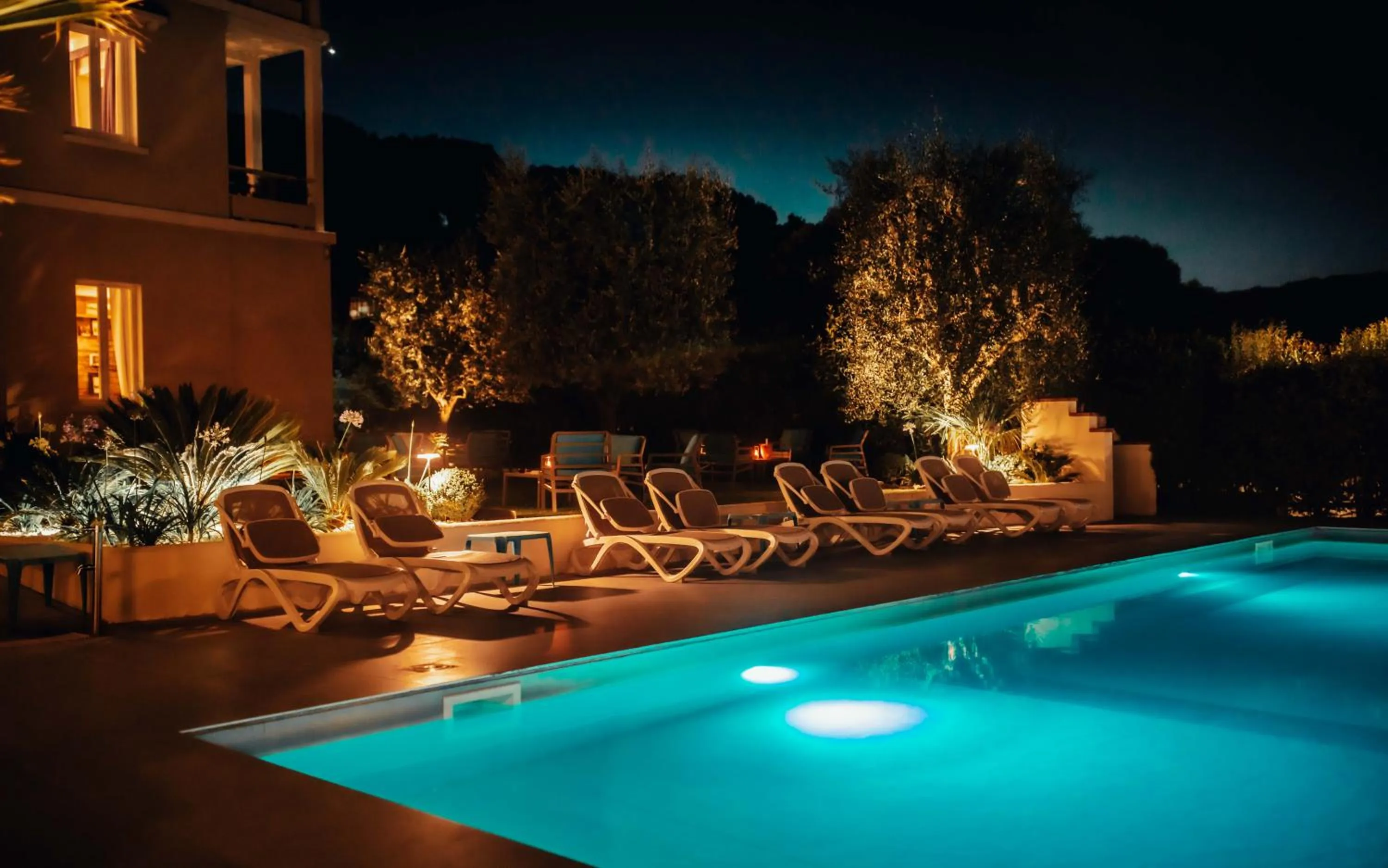 Patio in Hotel Benaco