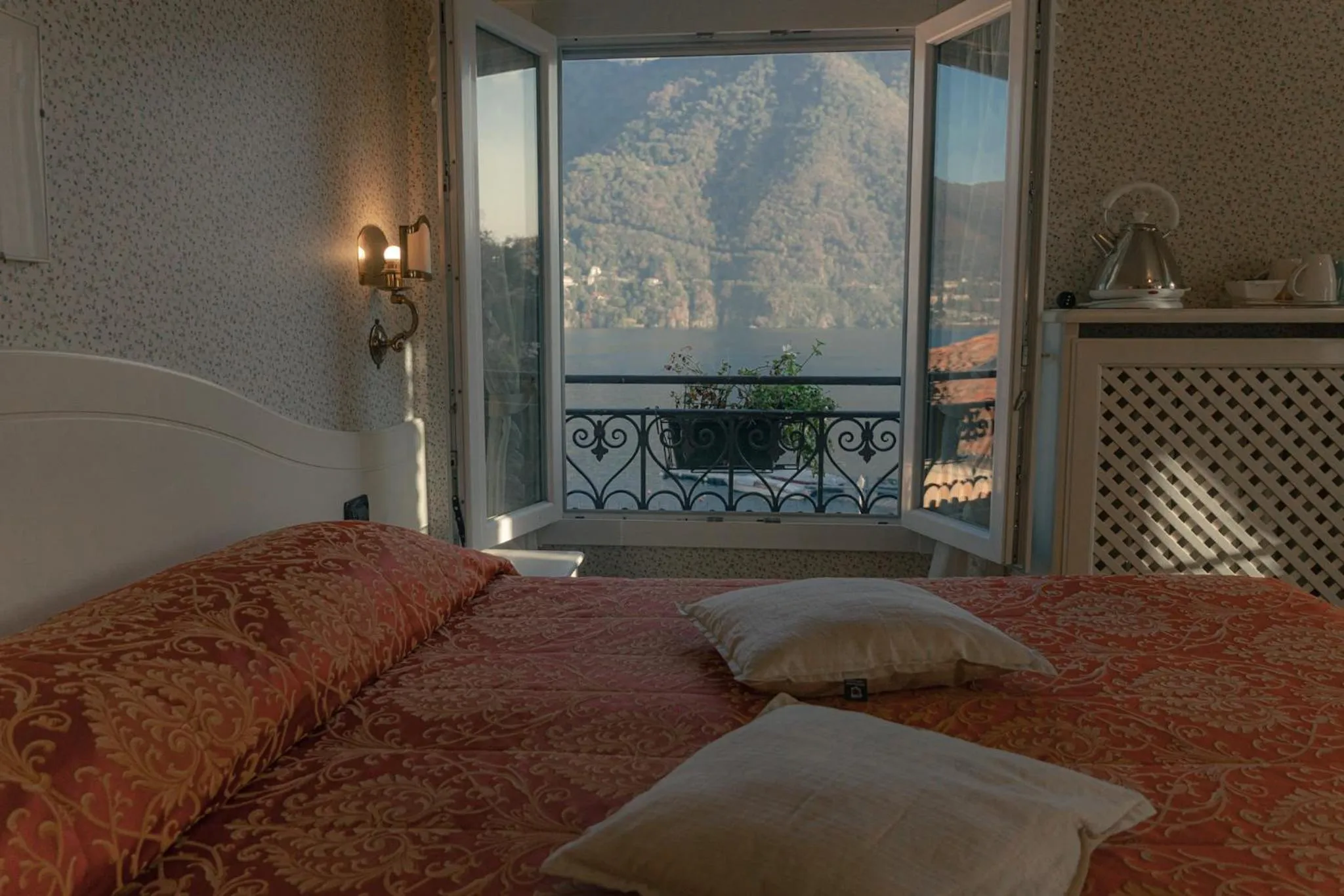 Property building in Hotel Miralago