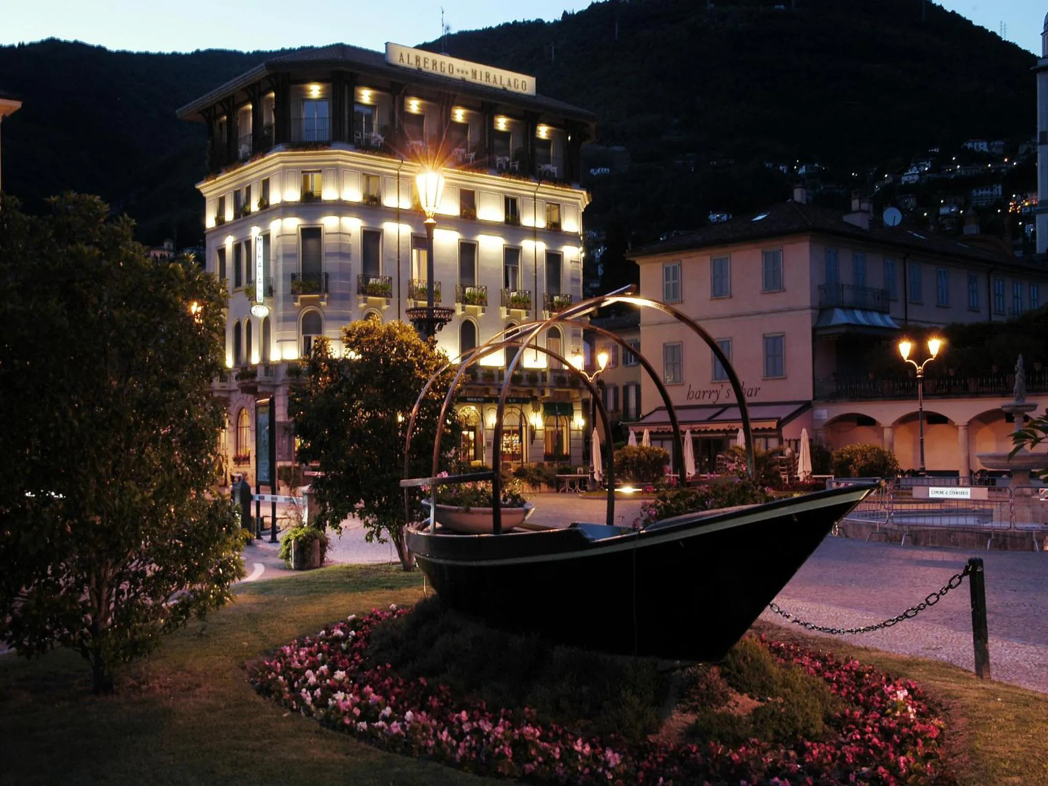 Facade/entrance in Hotel Miralago
