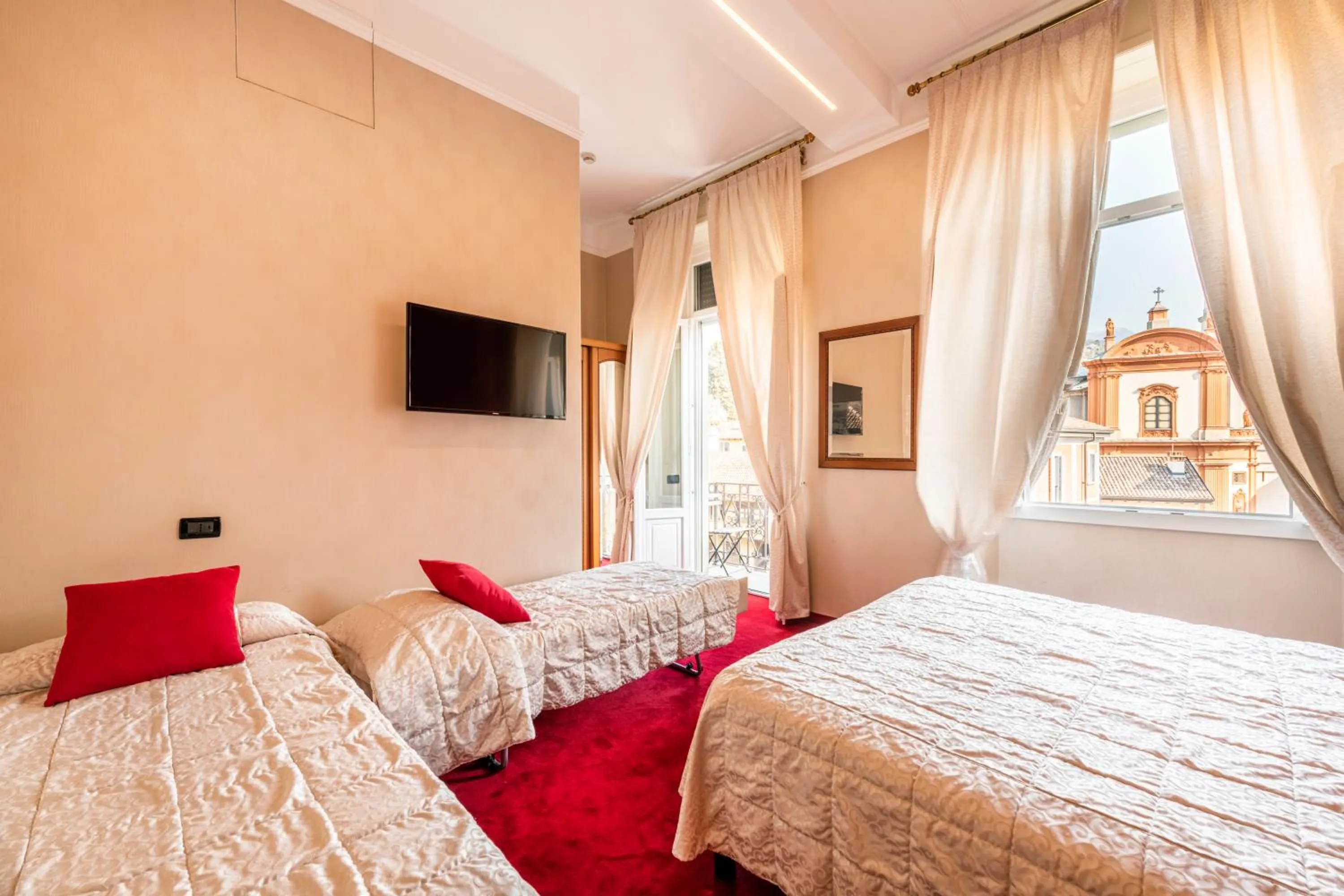 Bedroom in Hotel Miralago