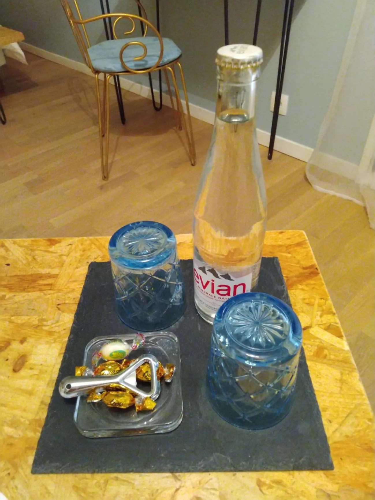 Drinks in Le Clos du Théron, chambre d'hôte