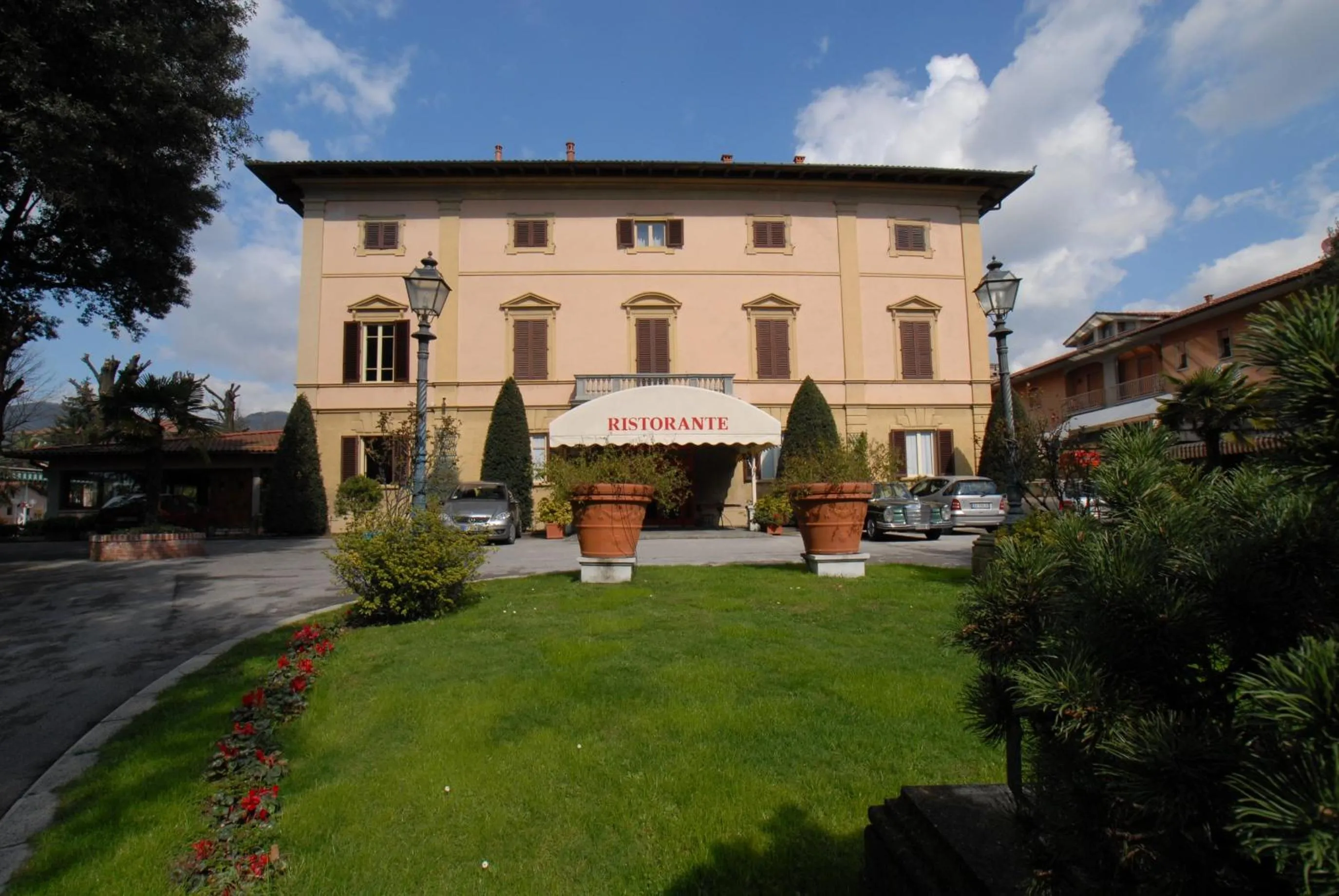 Facade/entrance in Hotel Villa Delle Rose