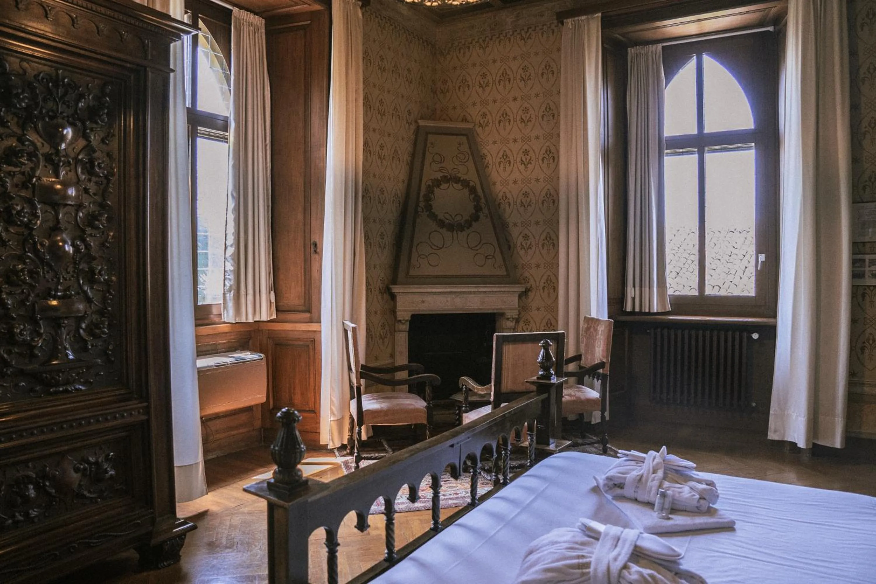 Photo of the whole room, Bed in Il Castello Di San Gaudenzio
