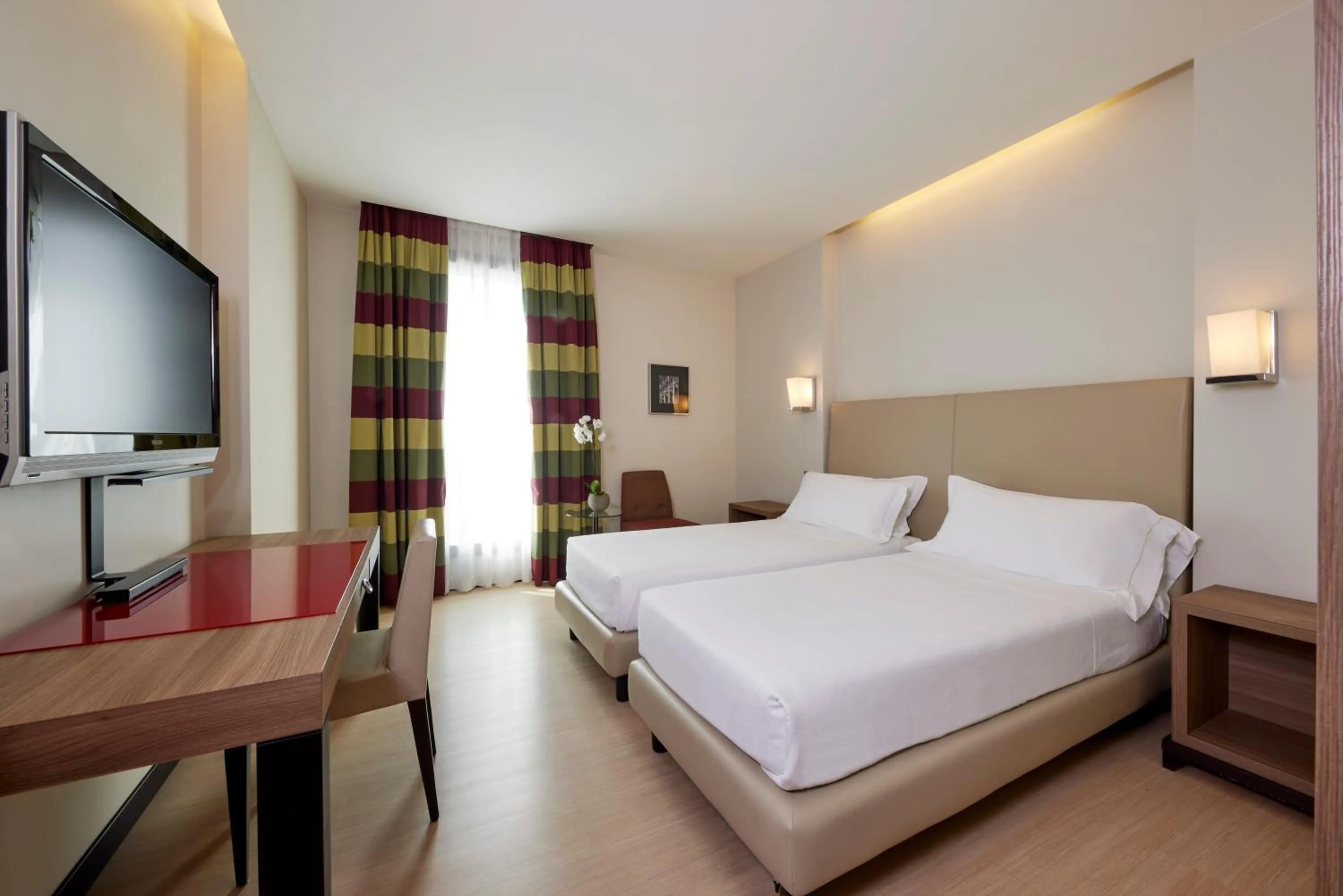 Bedroom, Bed in Blu Hotel Brixia