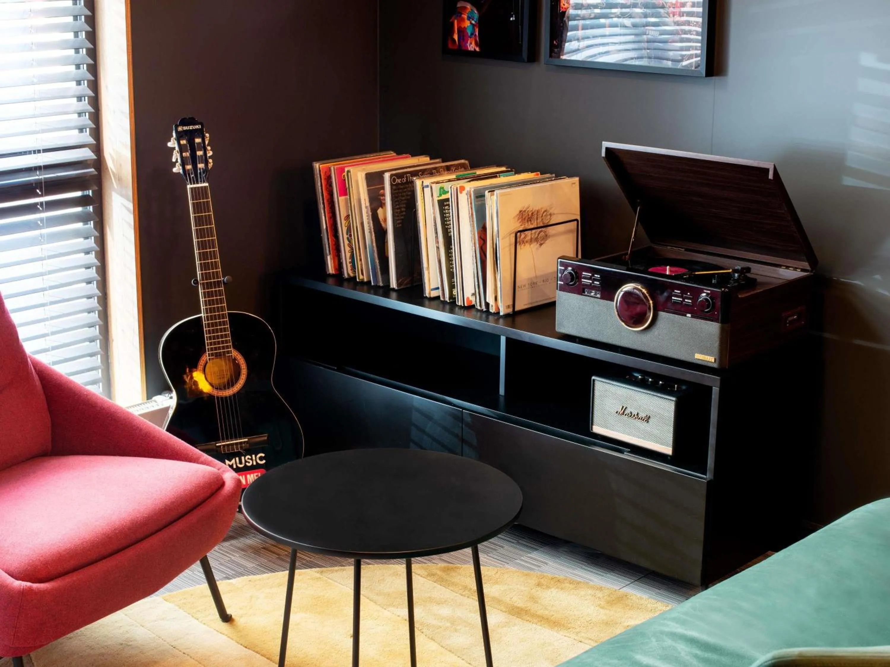 Lounge or bar in Ibis Warszawa Stare Miasto