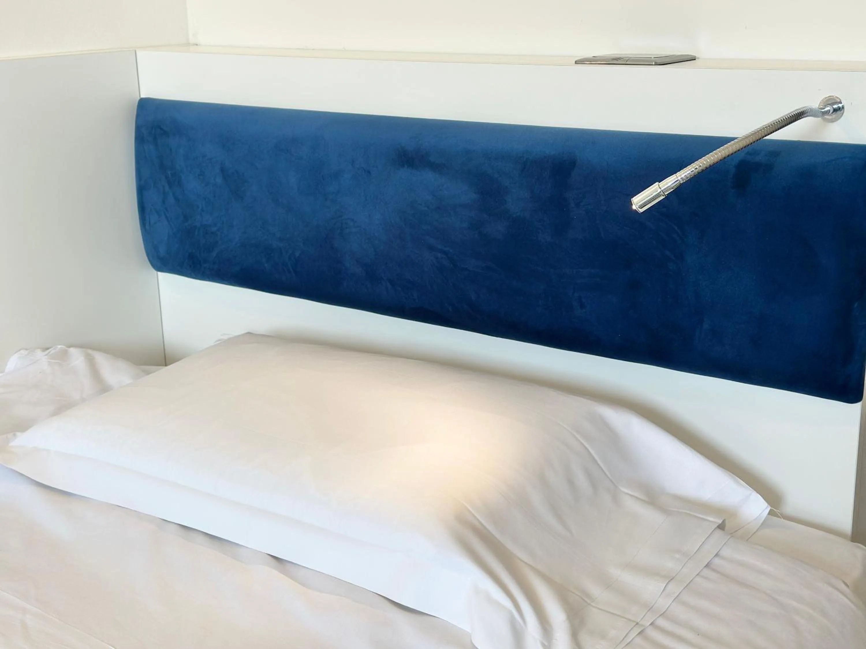 Bed in Albergo Hotel Raffaello