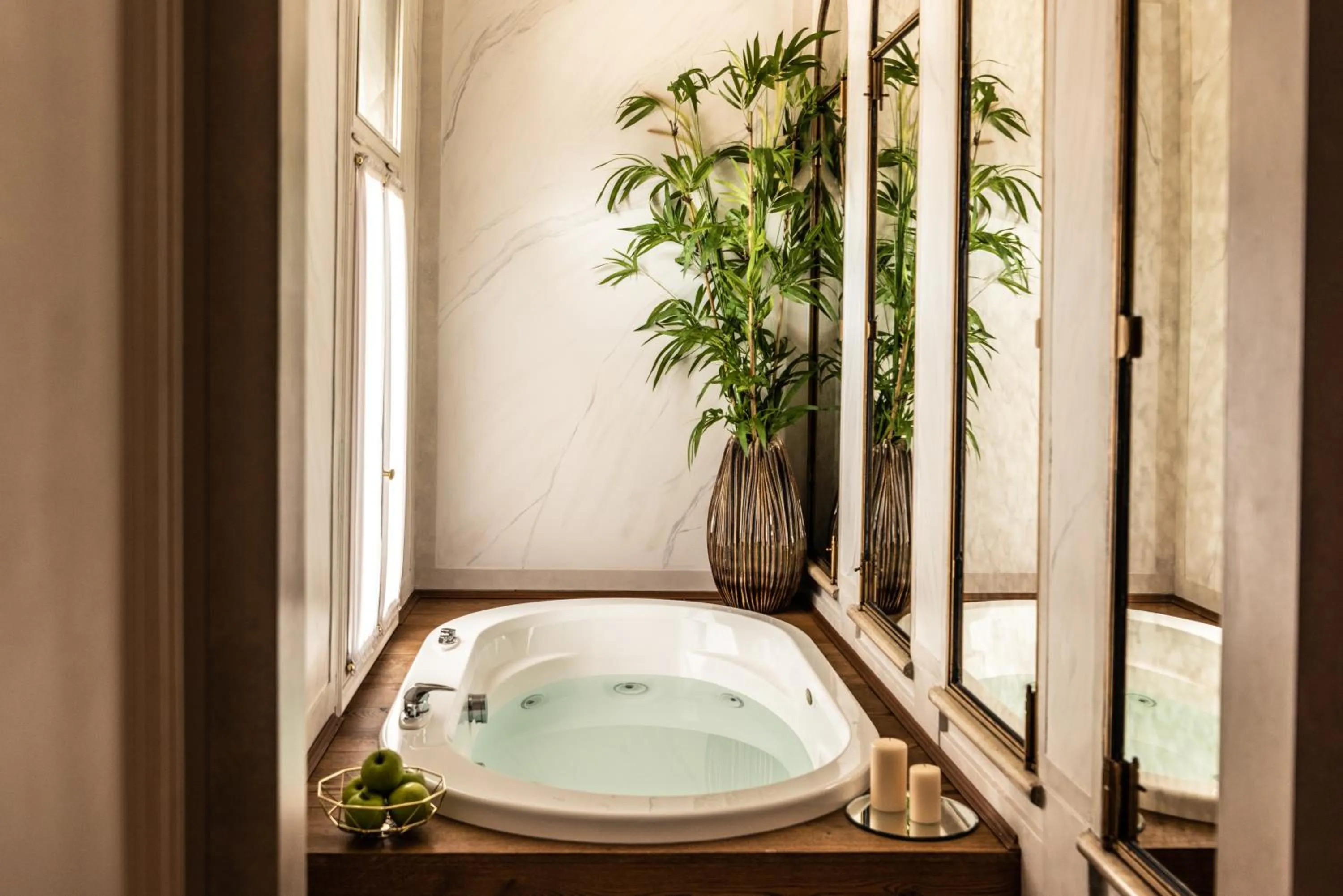 Hot Tub in Palazzo Paruta & Wellness Suites