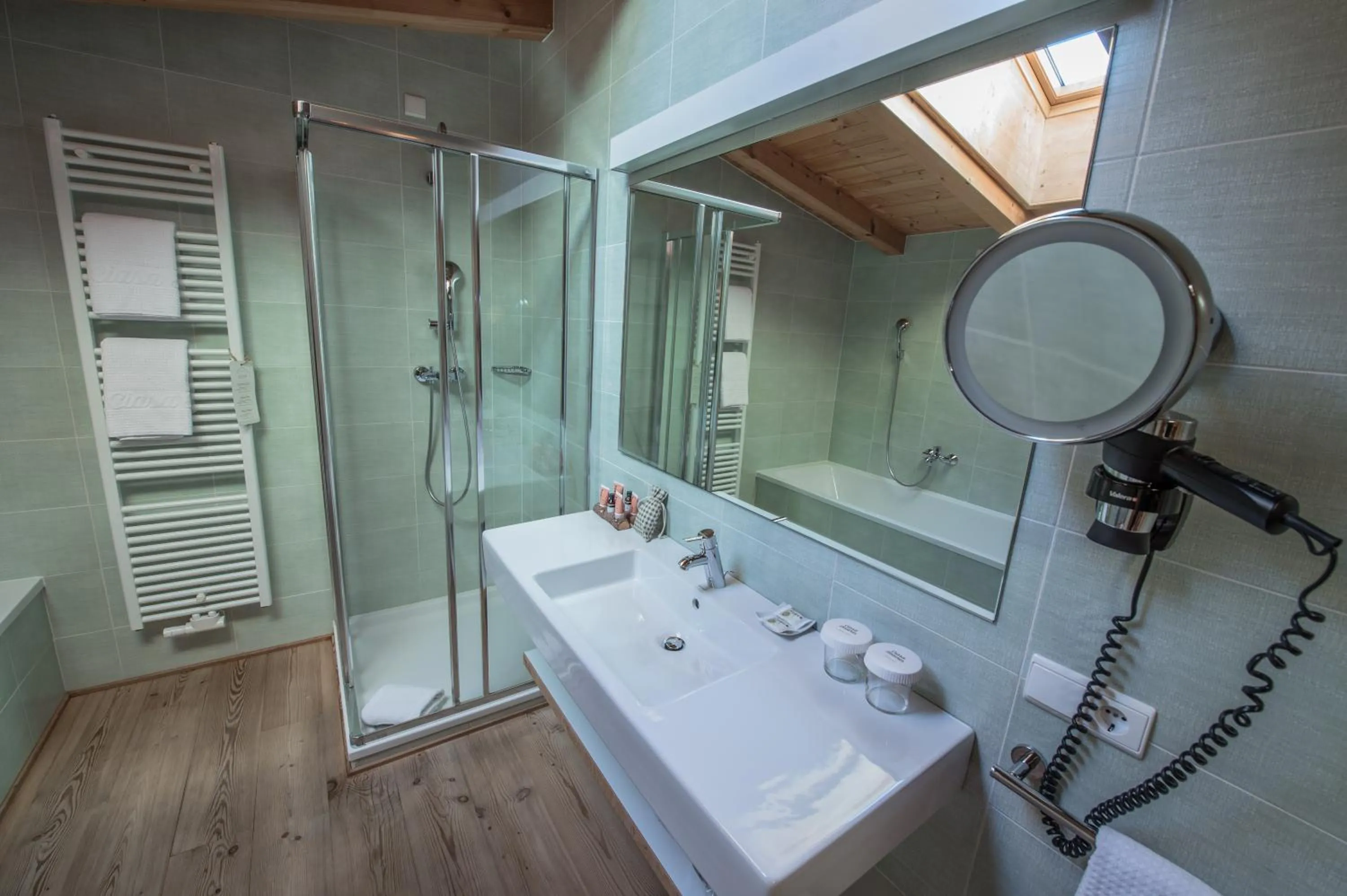 Shower in Hotel Ciasa Salares