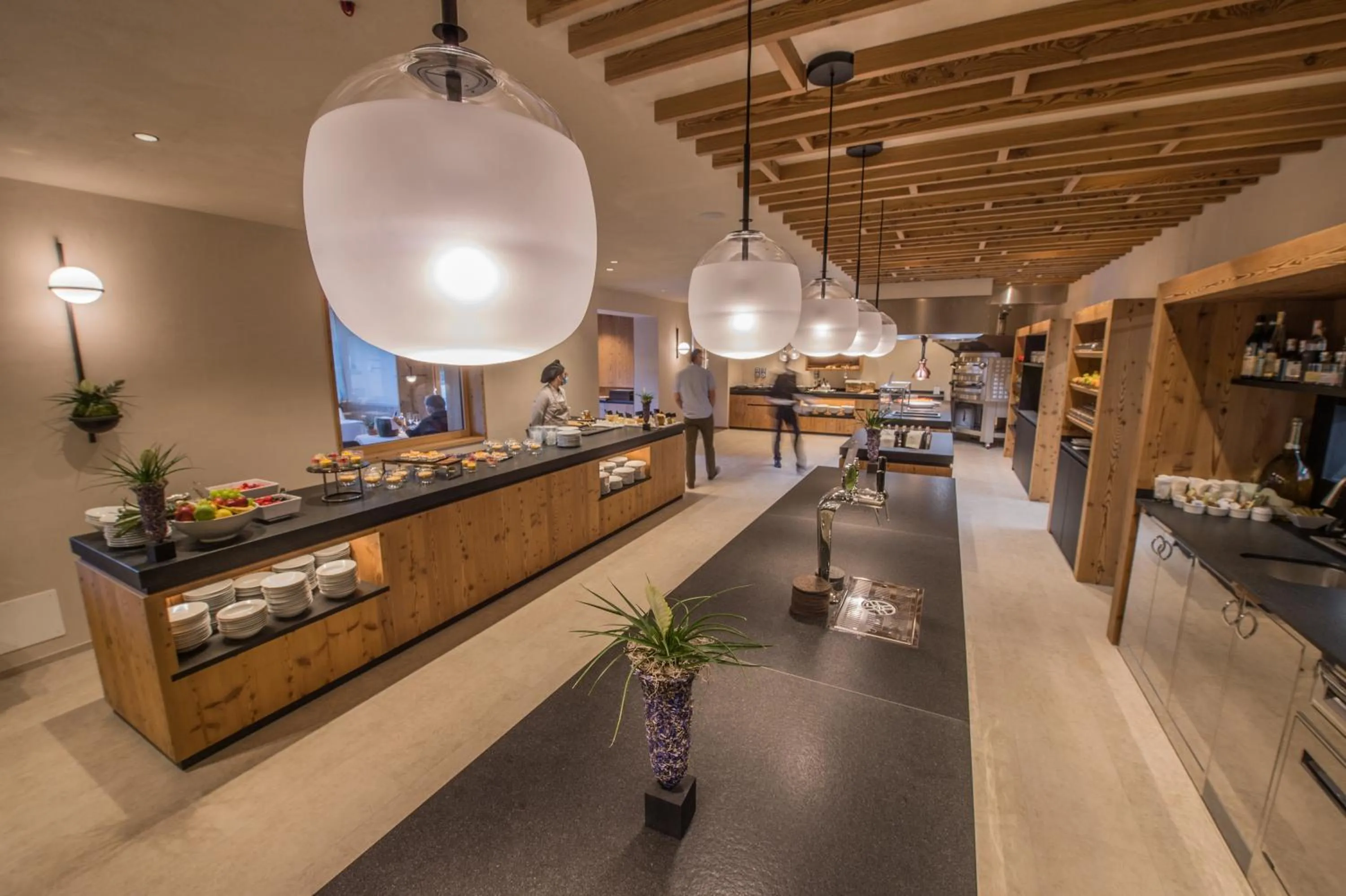 Restaurant/places to eat in Hotel Ciasa Salares