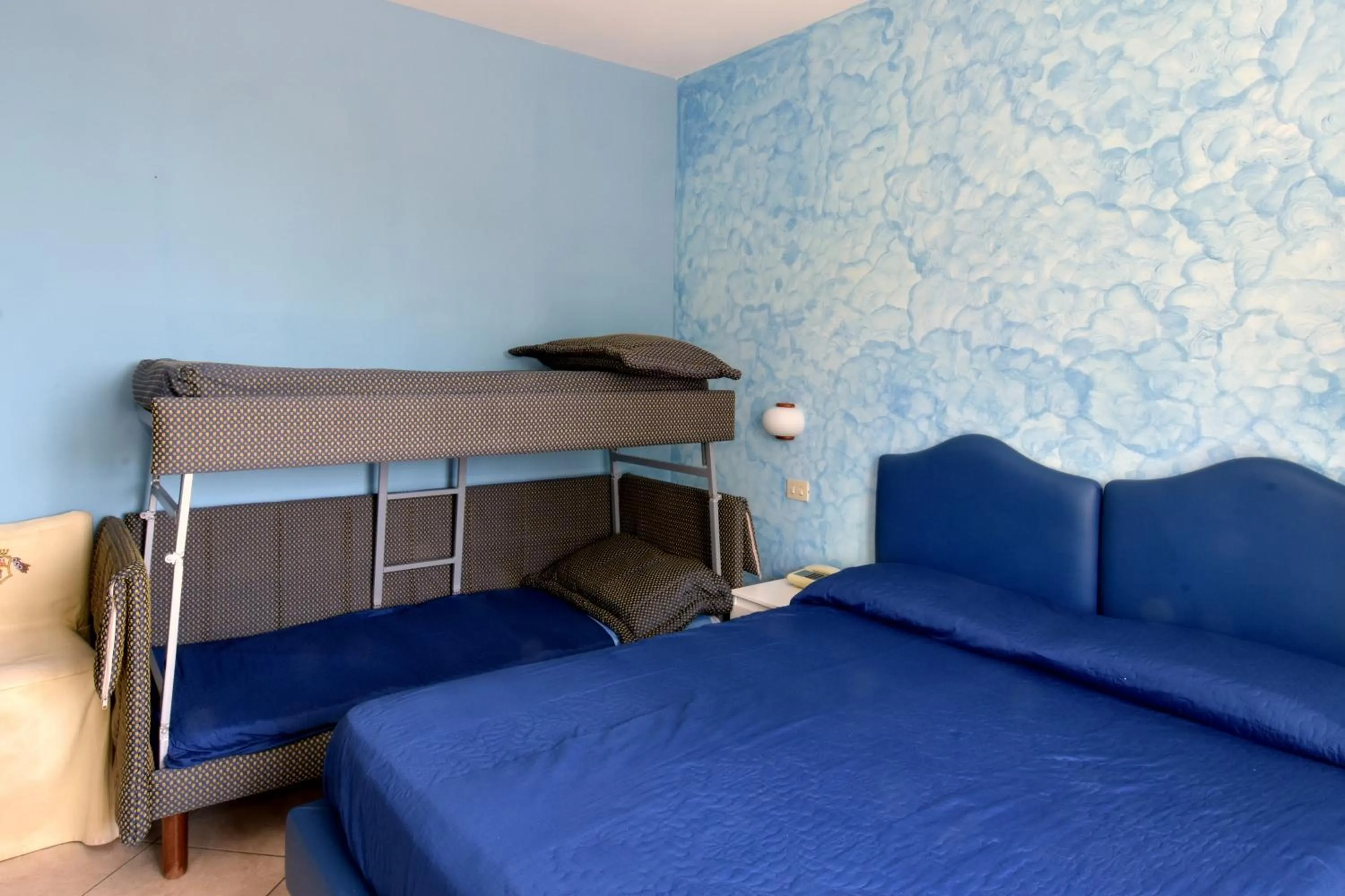 Photo of the whole room in Hotel L'Approdo