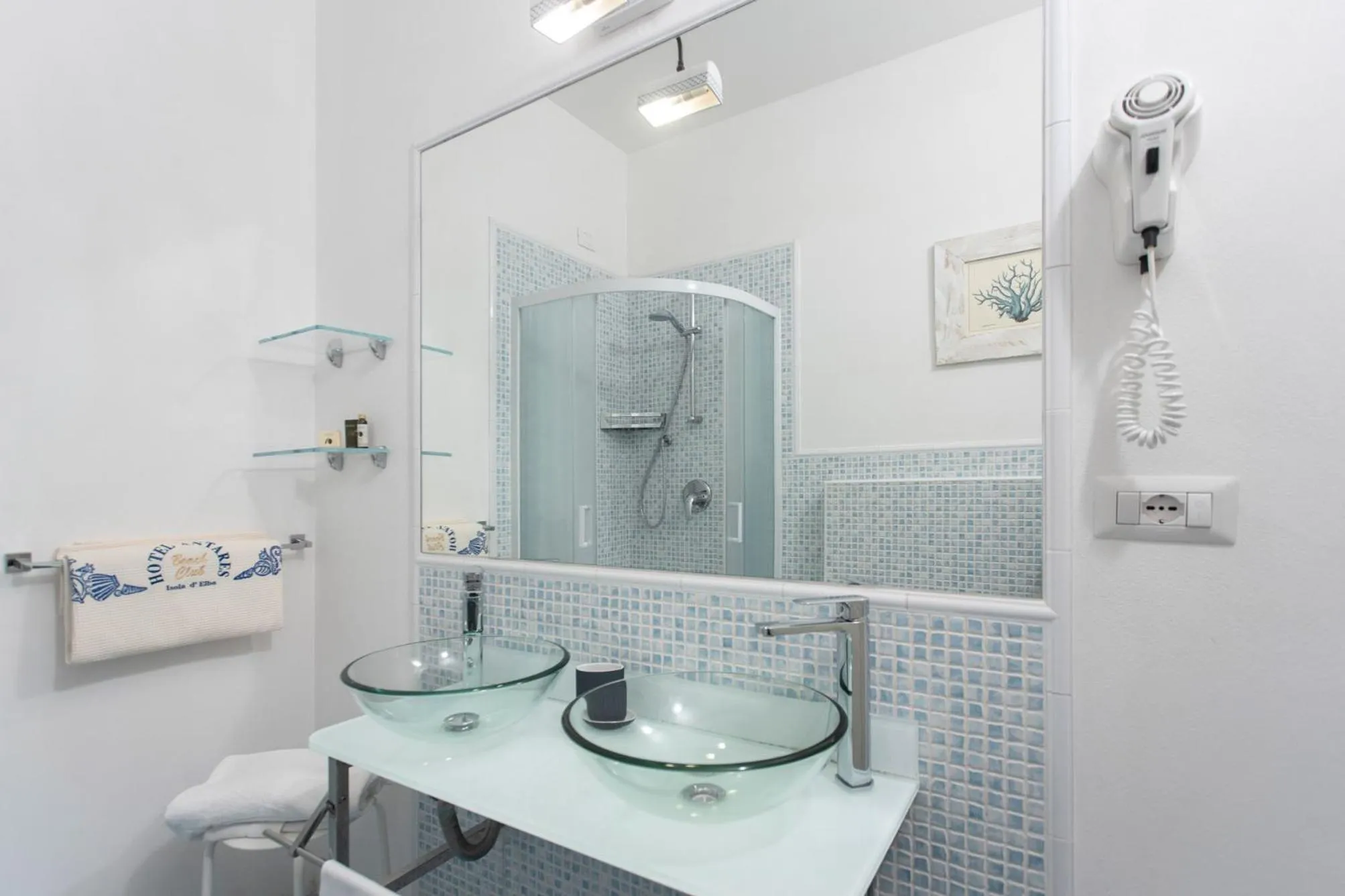 Shower in Hotel Antares