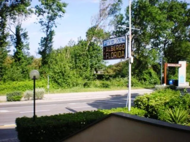 Facade/entrance in Hotel Florida Tirrenia