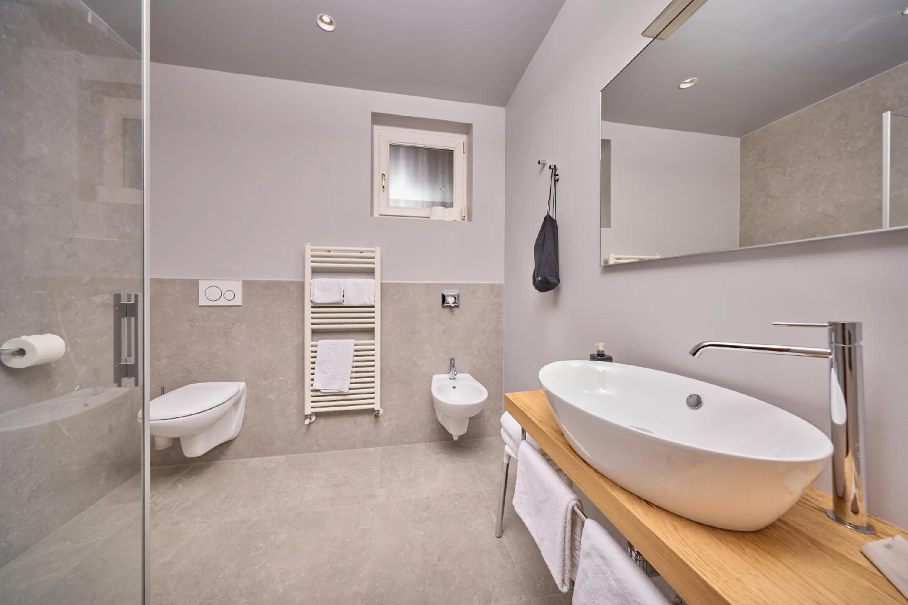 Shower in Hotel Capri