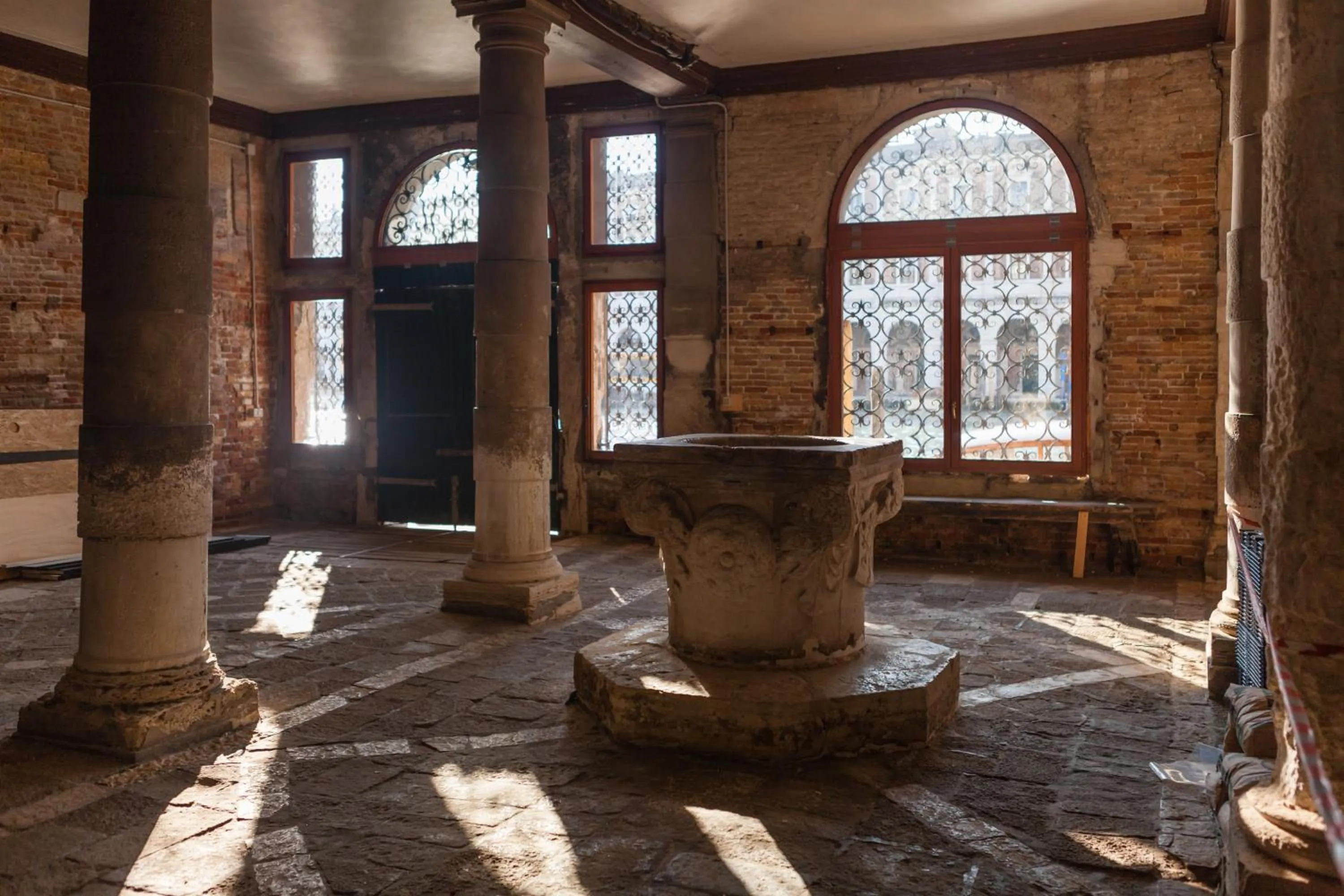Facade/entrance in Locanda Ai Santi Apostoli Sul Canal Grande - Ferretti Hotels Collection