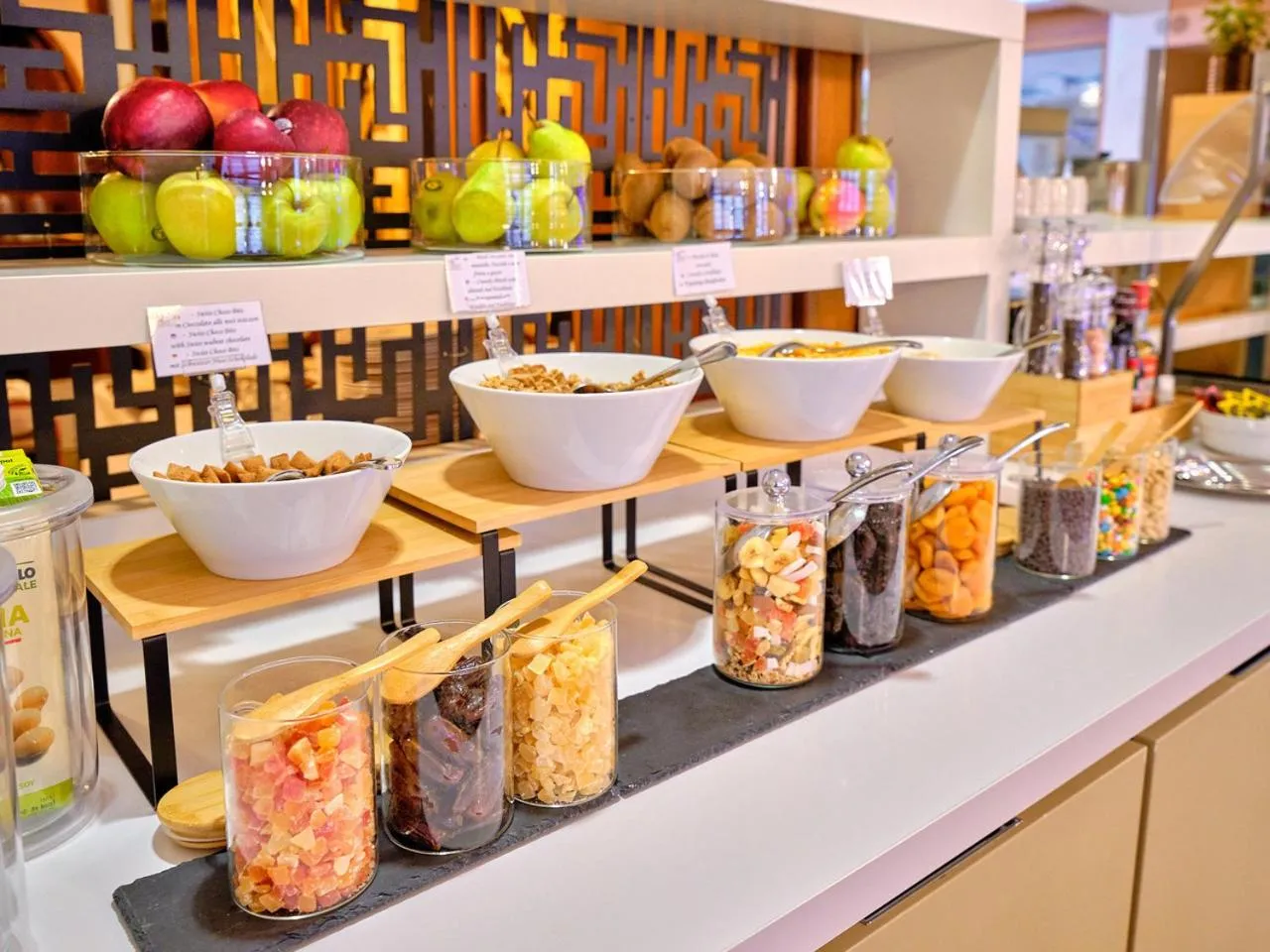 Restaurant/places to eat in Hotel Eden Garda