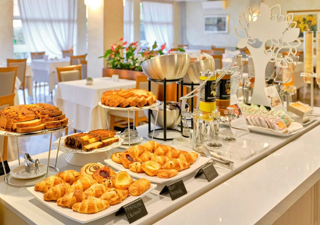 Food and drinks in Hotel Eden Garda